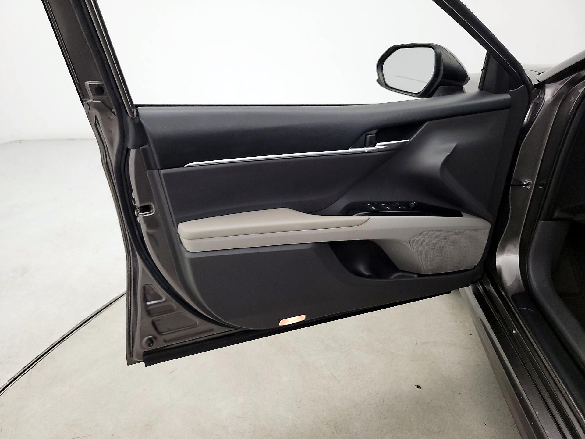 Thumbnail: 2018 Toyota Camry - 12