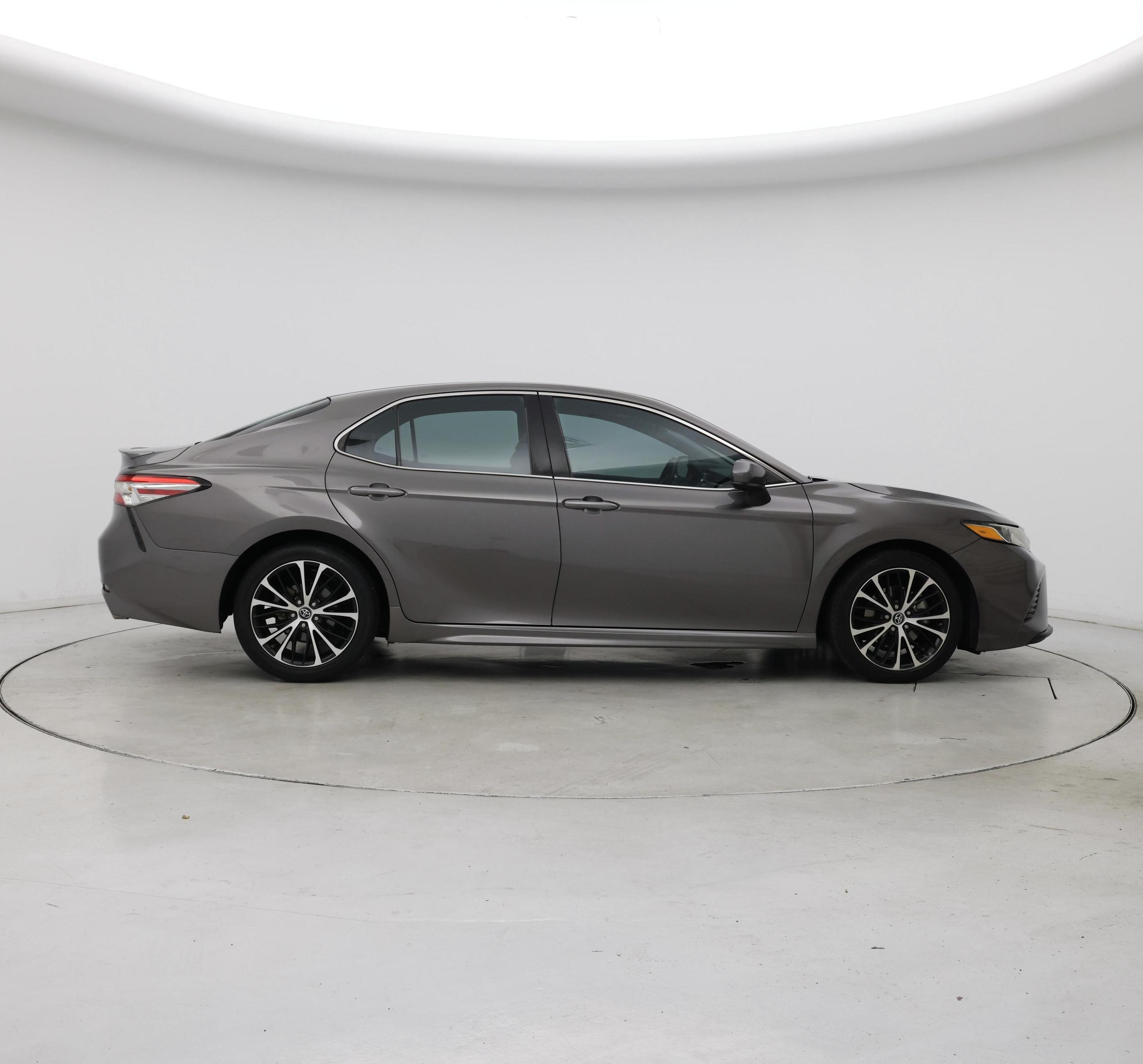 Thumbnail: 2018 Toyota Camry - 7