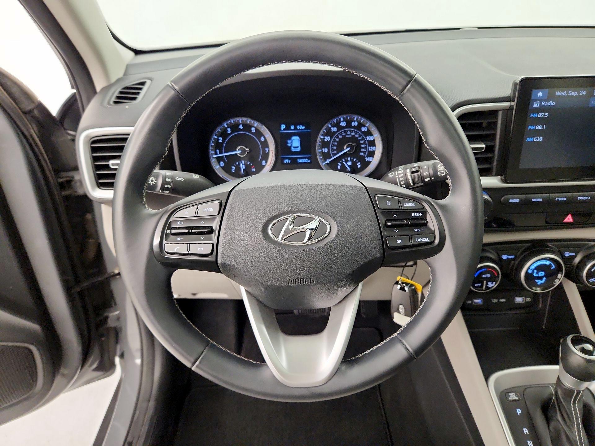 Thumbnail: 2022 Hyundai Venue - 10