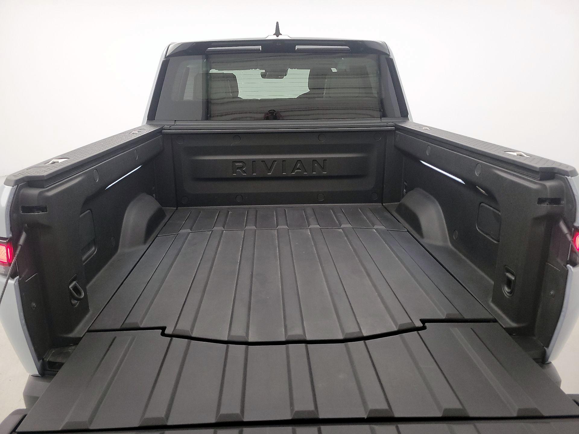 Thumbnail: 2024 Rivian R1T - 19