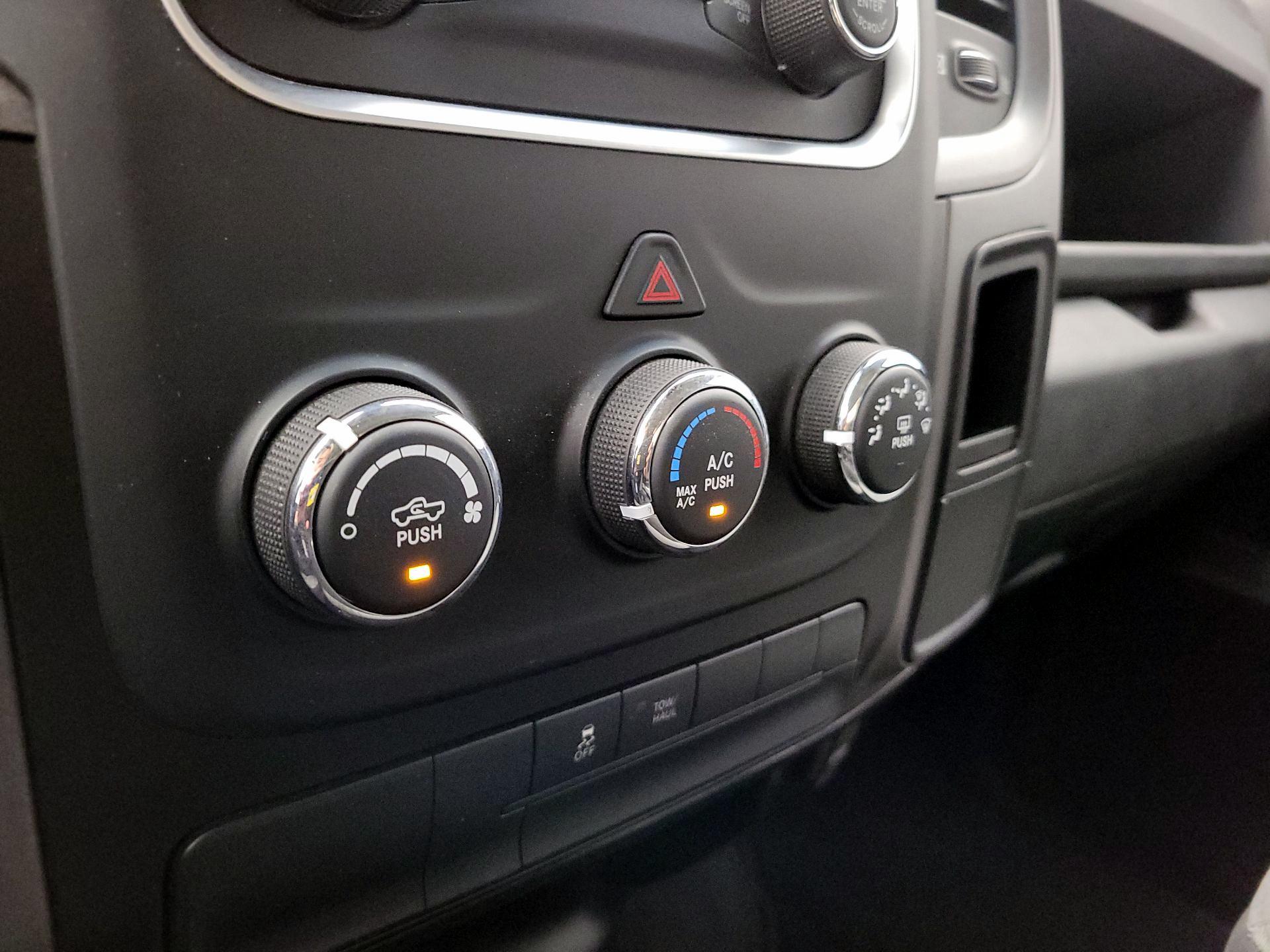 Thumbnail: 2022 RAM 1500 Classic - 17