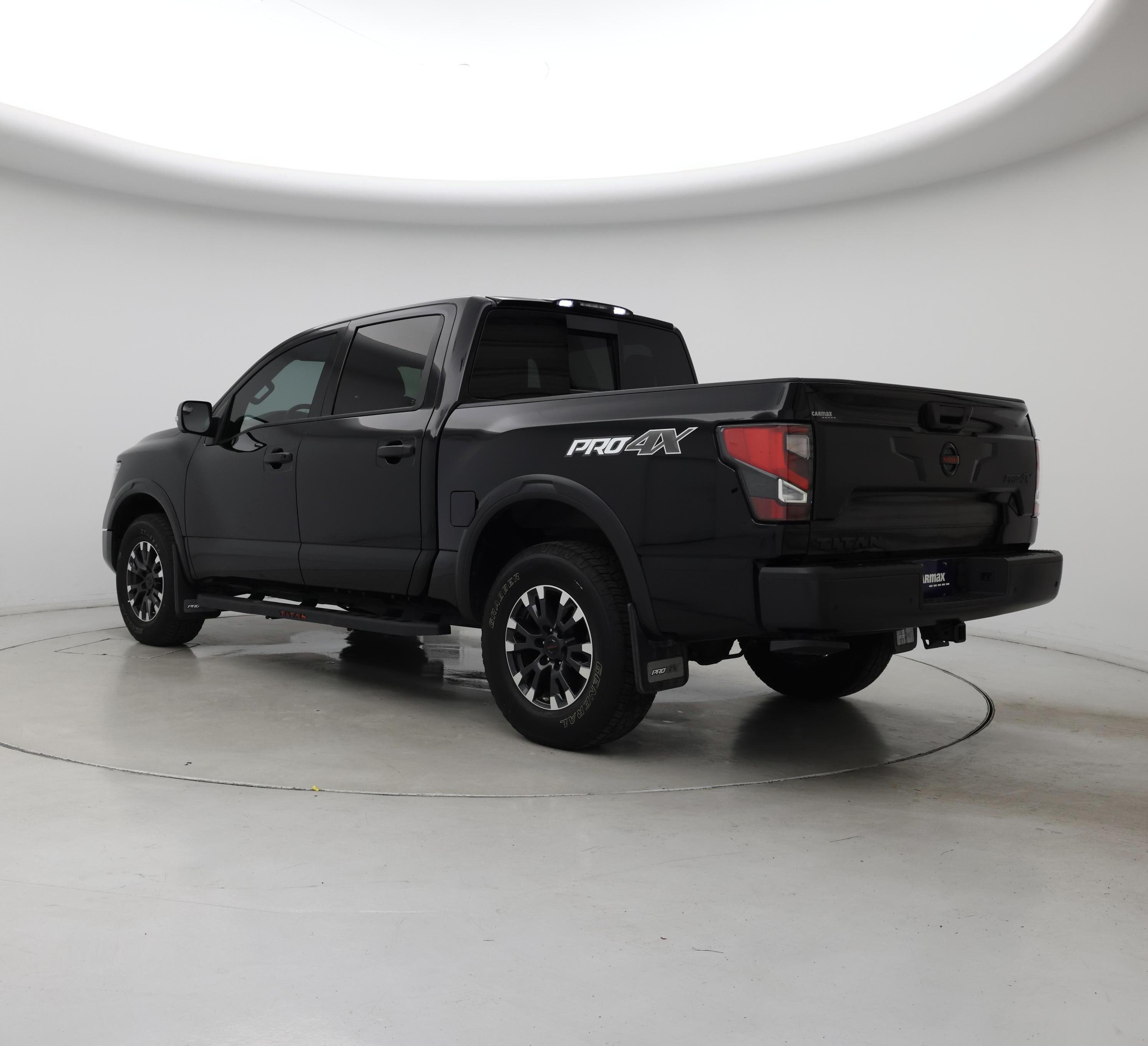 Thumbnail: 2021 Nissan Titan - 2