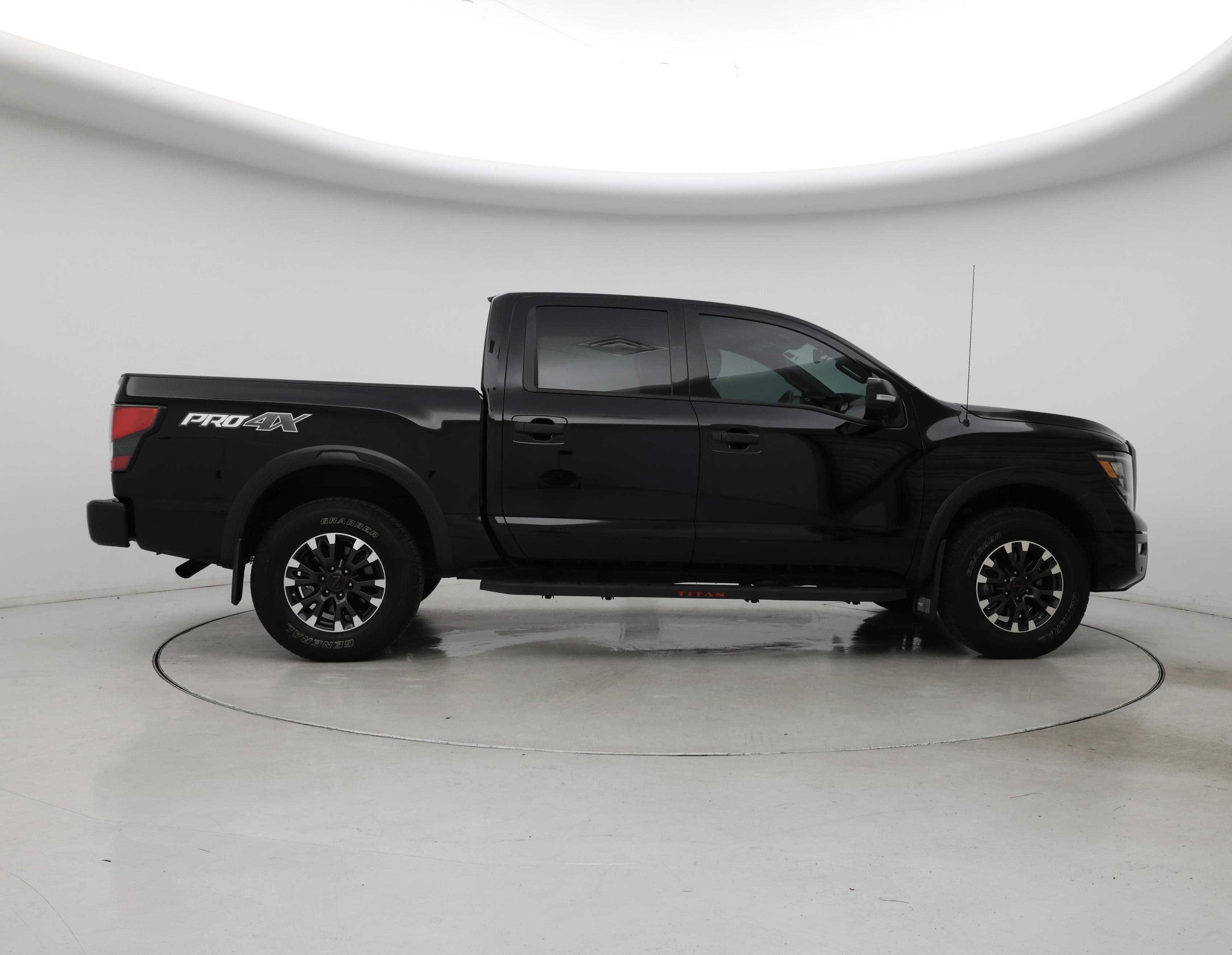 Thumbnail: 2021 Nissan Titan - 7