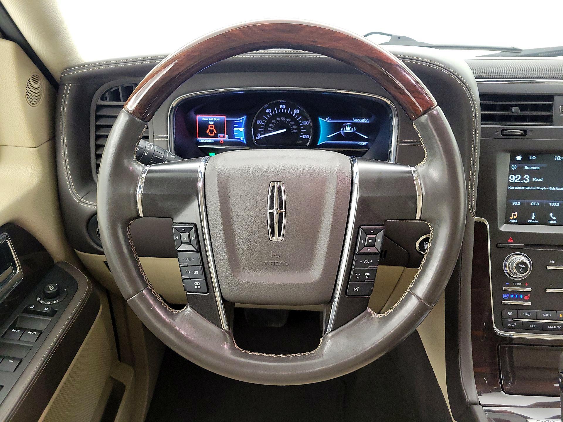 Thumbnail: 2016 Lincoln Navigator - 10