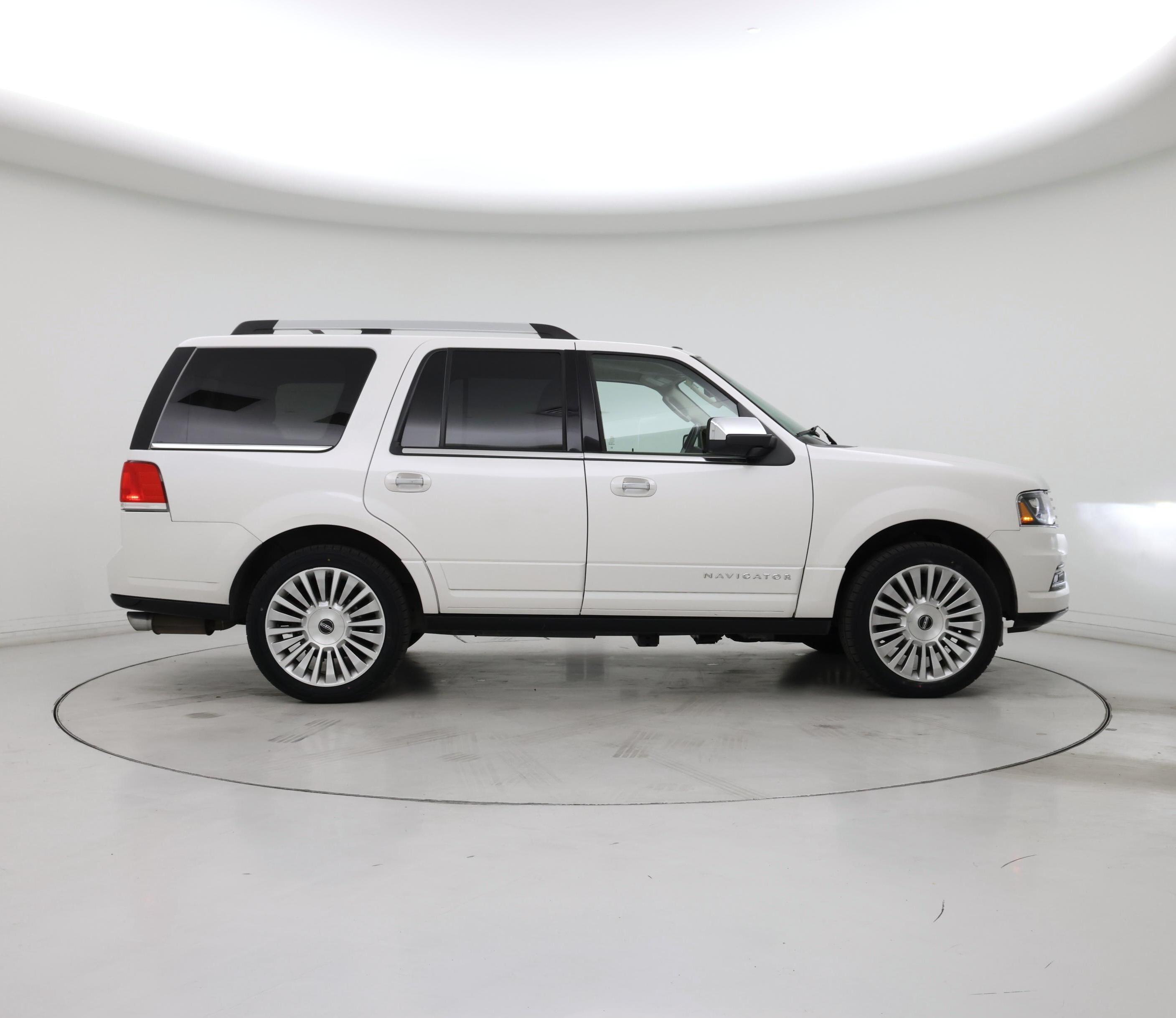 Thumbnail: 2016 Lincoln Navigator - 7