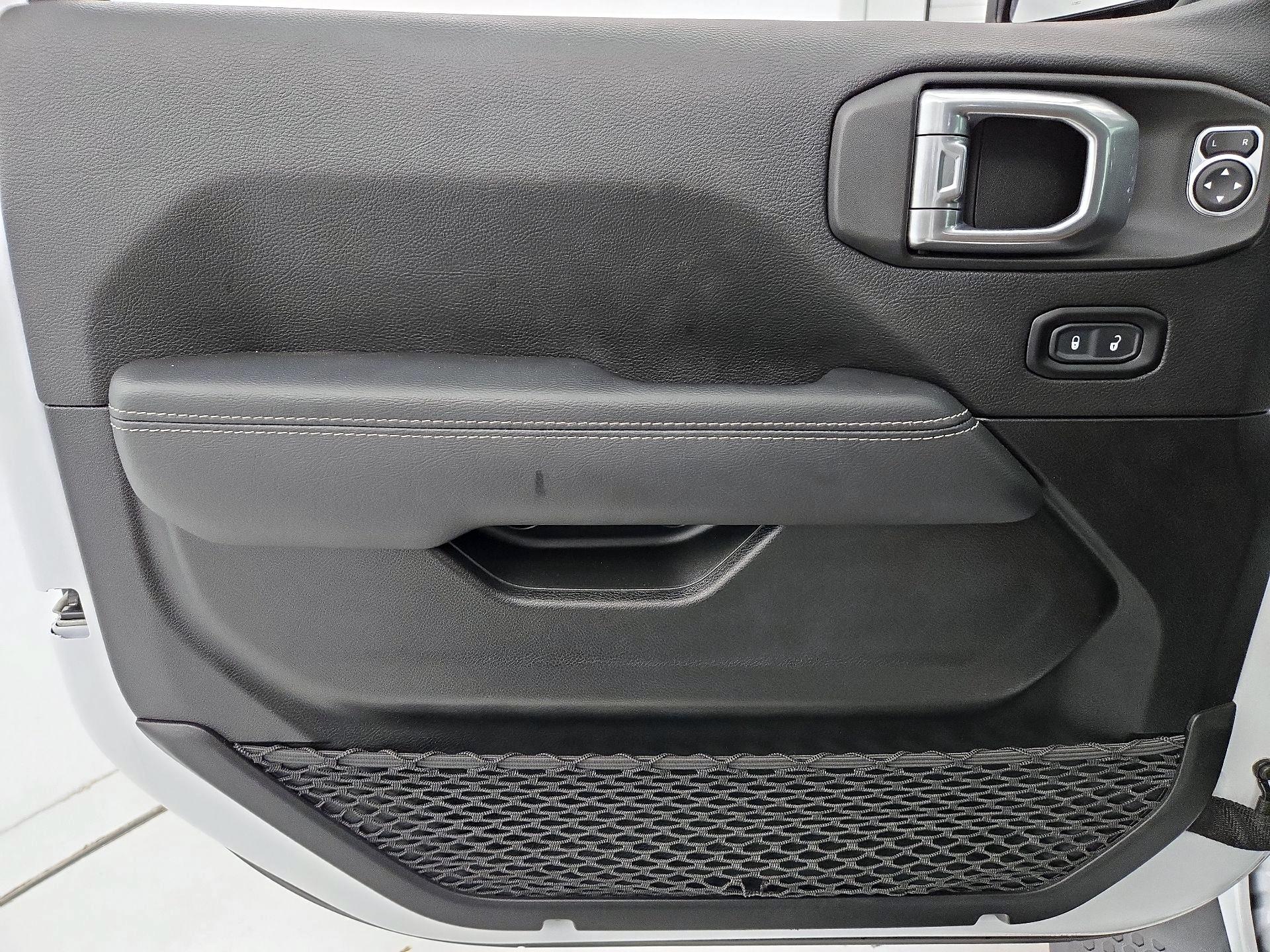 Thumbnail: 2022 Jeep Wrangler - 12