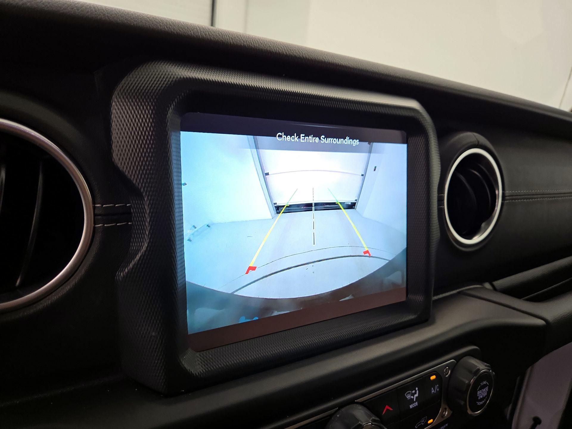 Thumbnail: 2022 Jeep Wrangler - 15