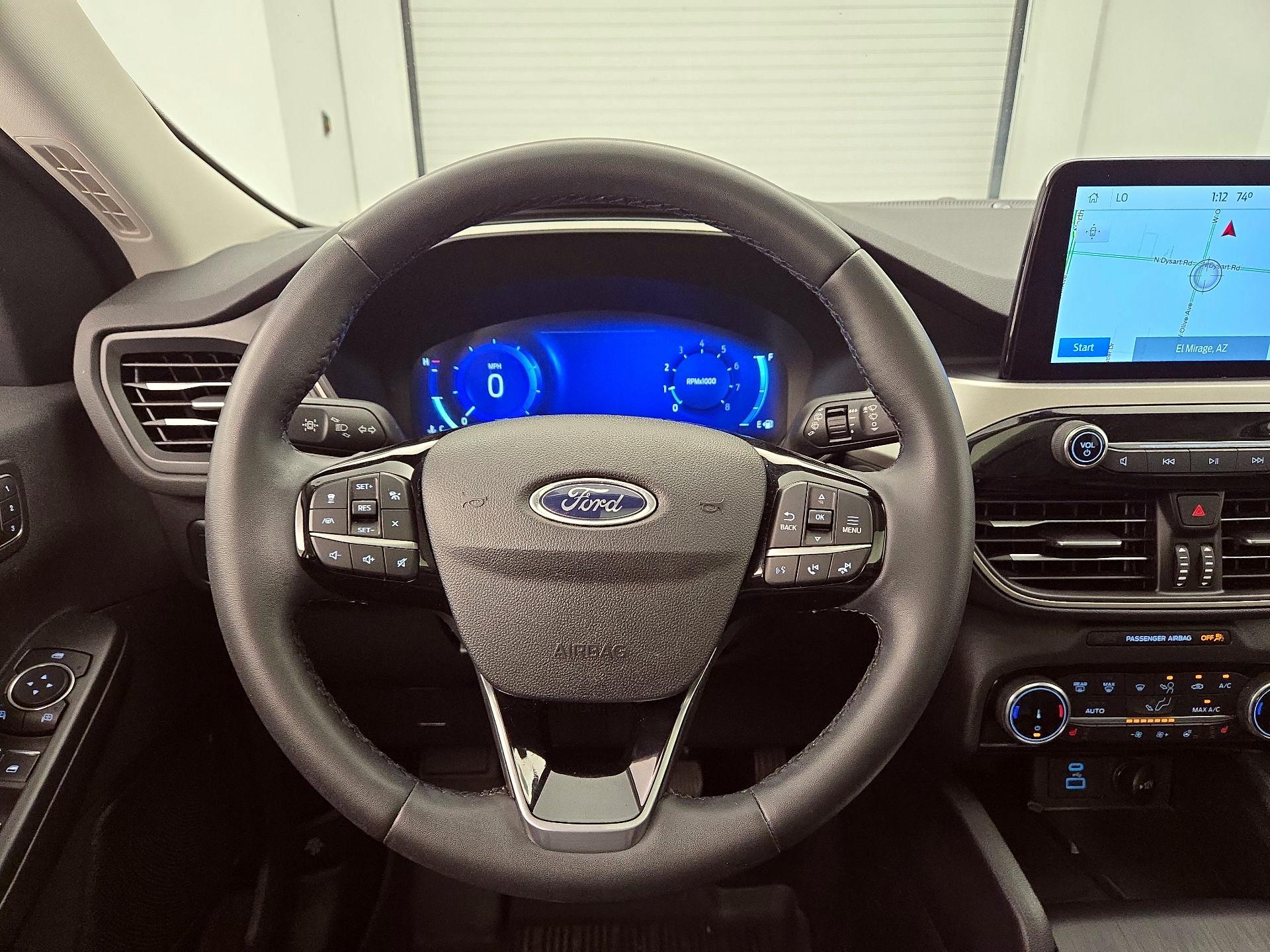 Thumbnail: 2022 Ford Escape - 10