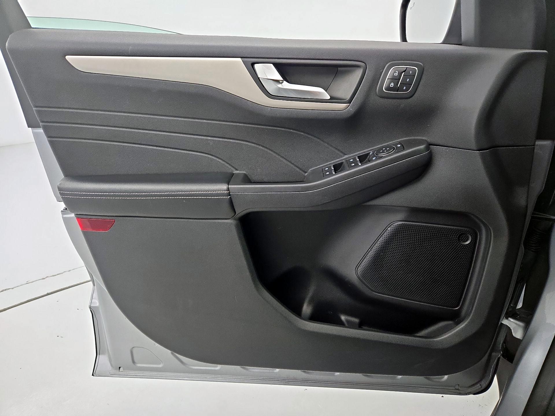 Thumbnail: 2022 Ford Escape - 12