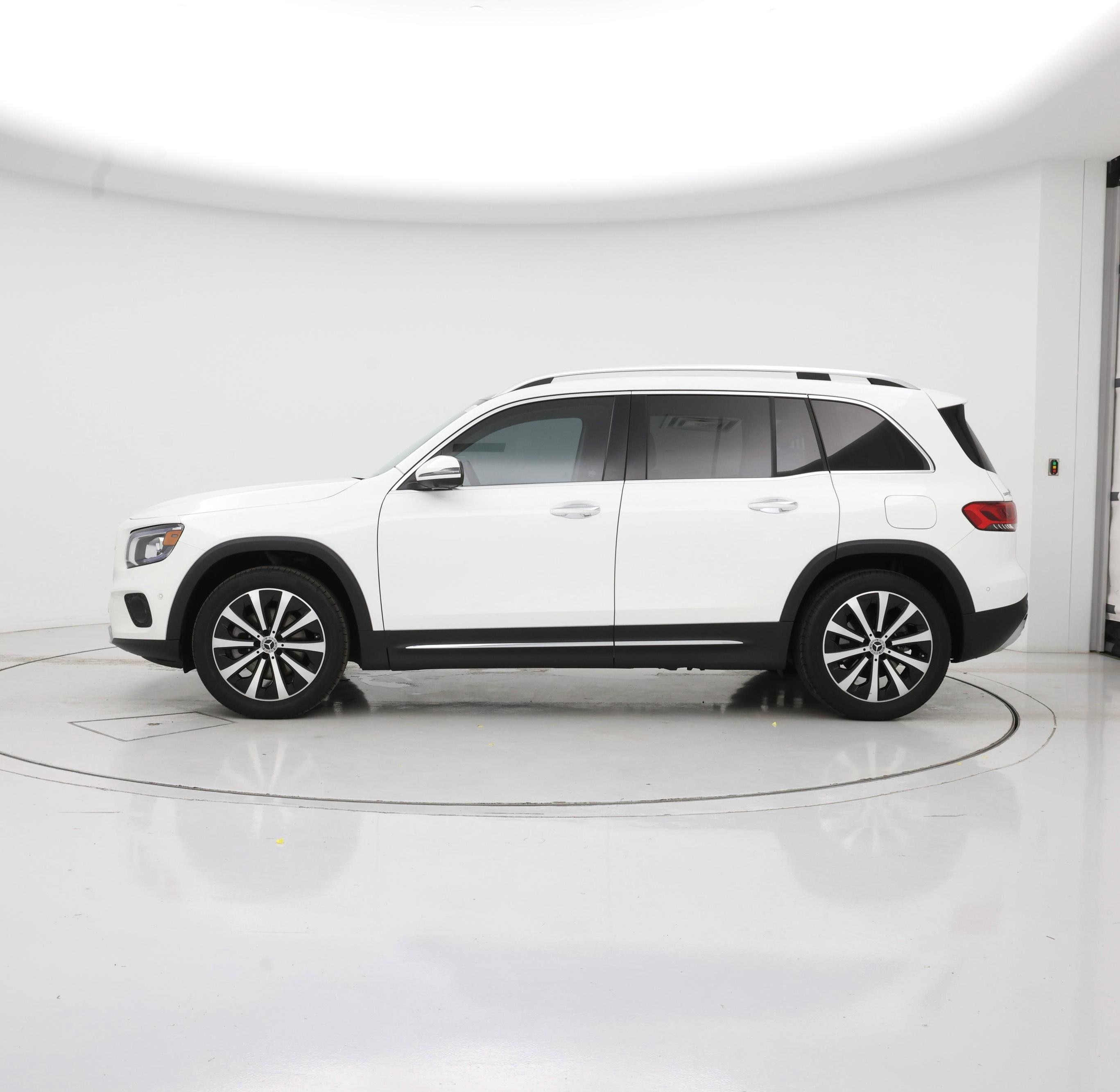 Thumbnail: 2023 Mercedes-Benz GLB - 3