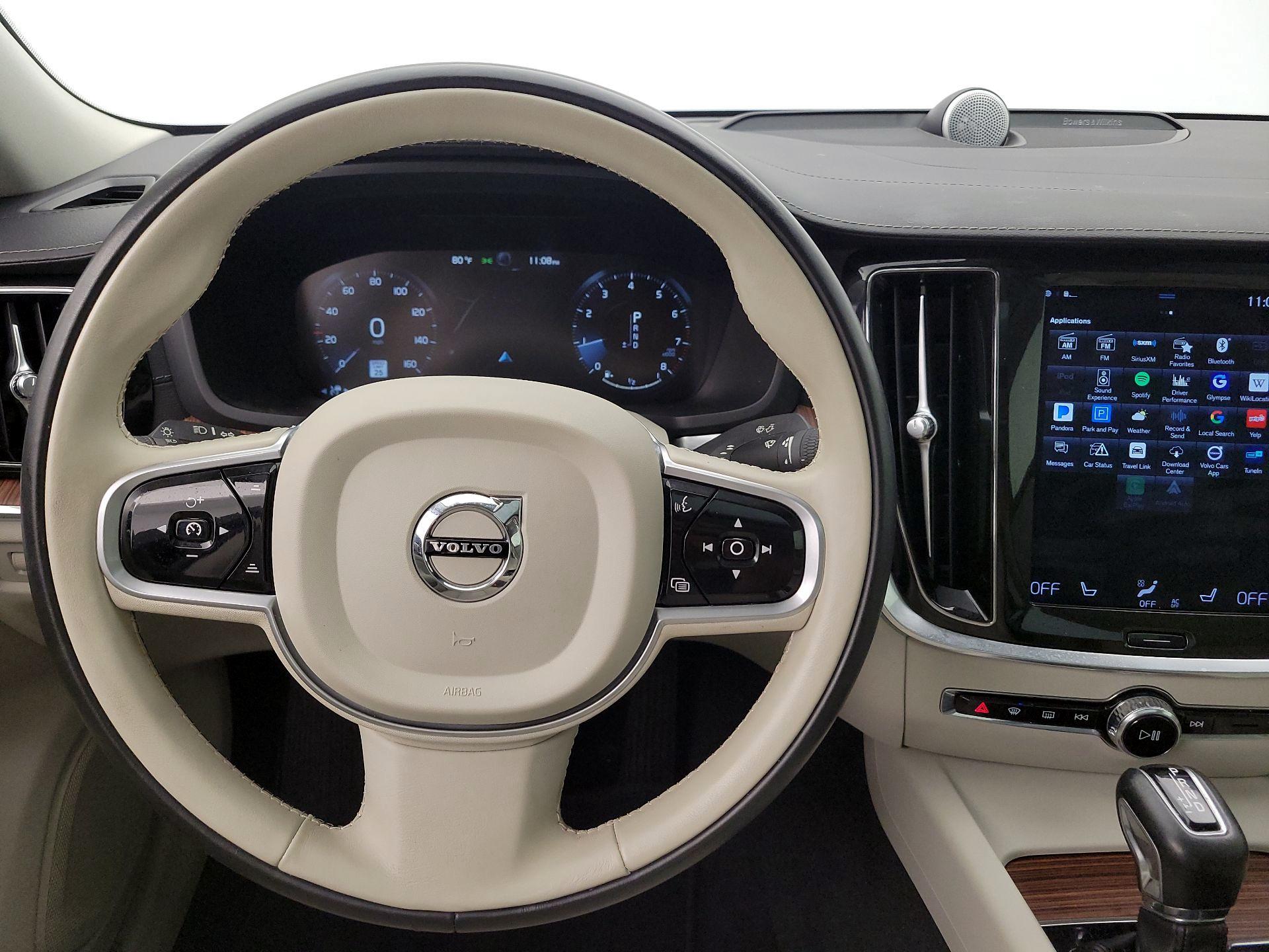 Thumbnail: 2019 Volvo S60 - 10