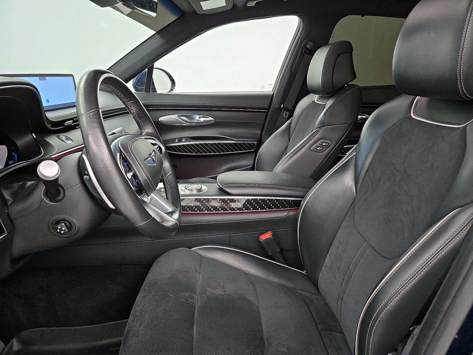 Thumbnail: 2022 Genesis GV70 - 11
