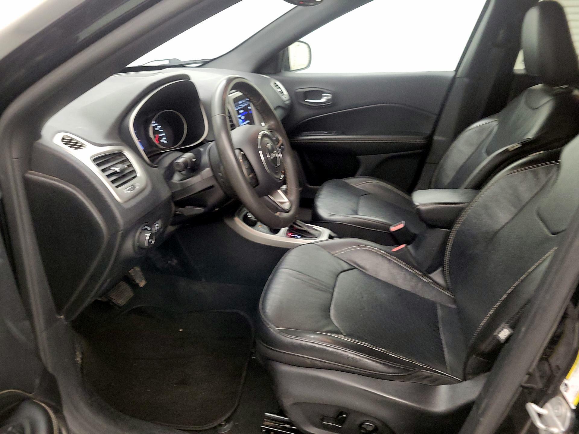 Thumbnail: 2021 Jeep Compass - 11
