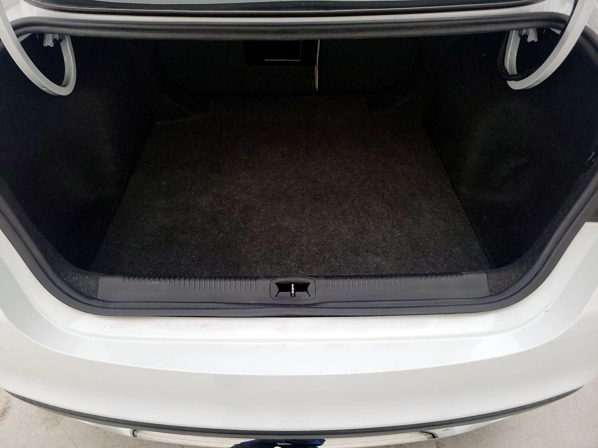 Thumbnail: 2016 Chrysler 200 - 20