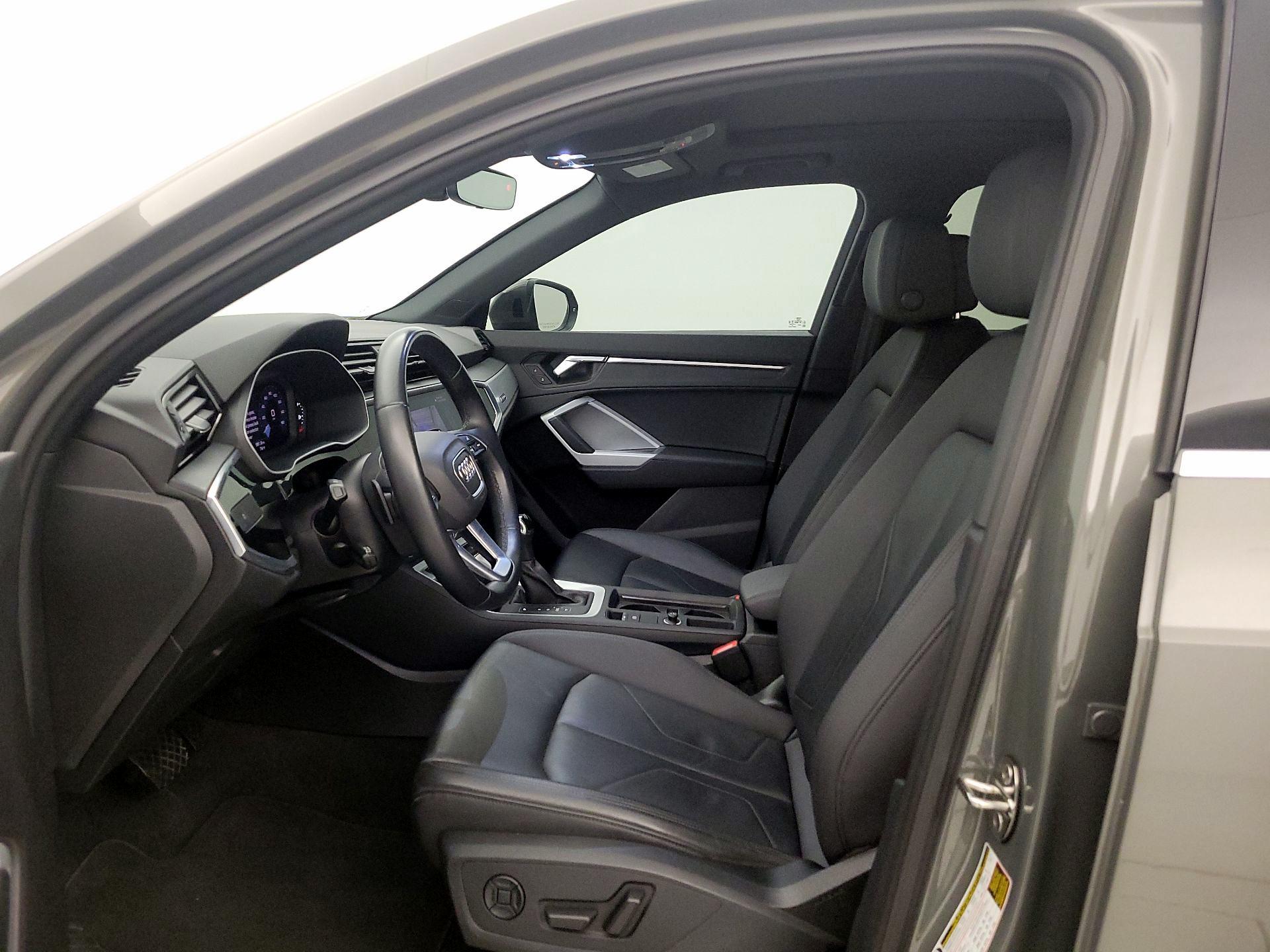 Thumbnail: 2021 Audi Q3 - 11