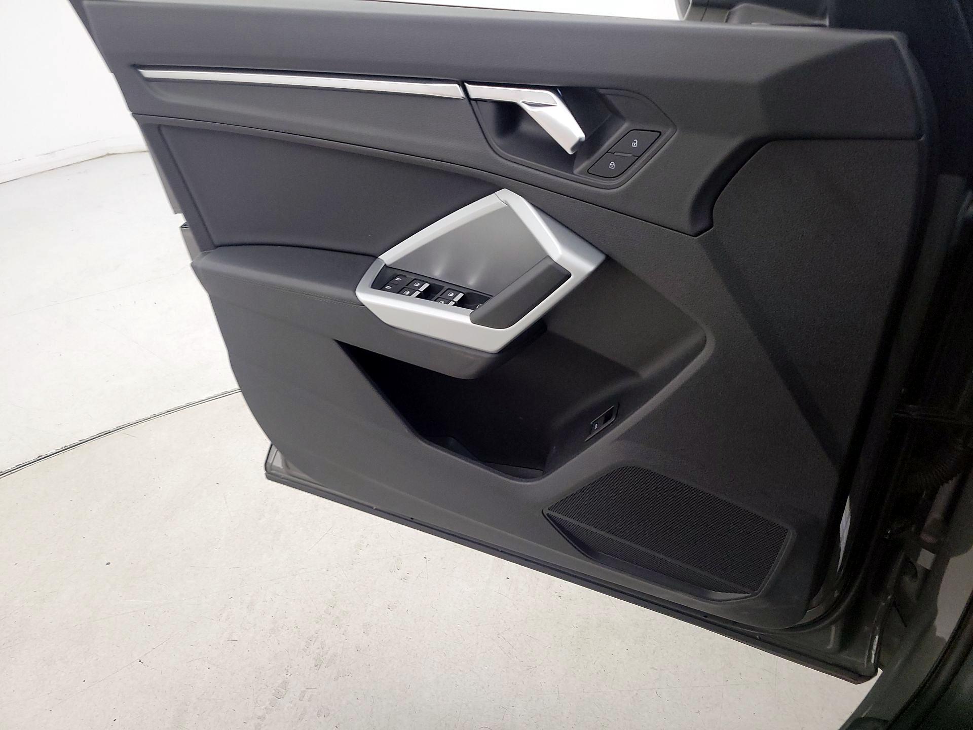 Thumbnail: 2021 Audi Q3 - 12