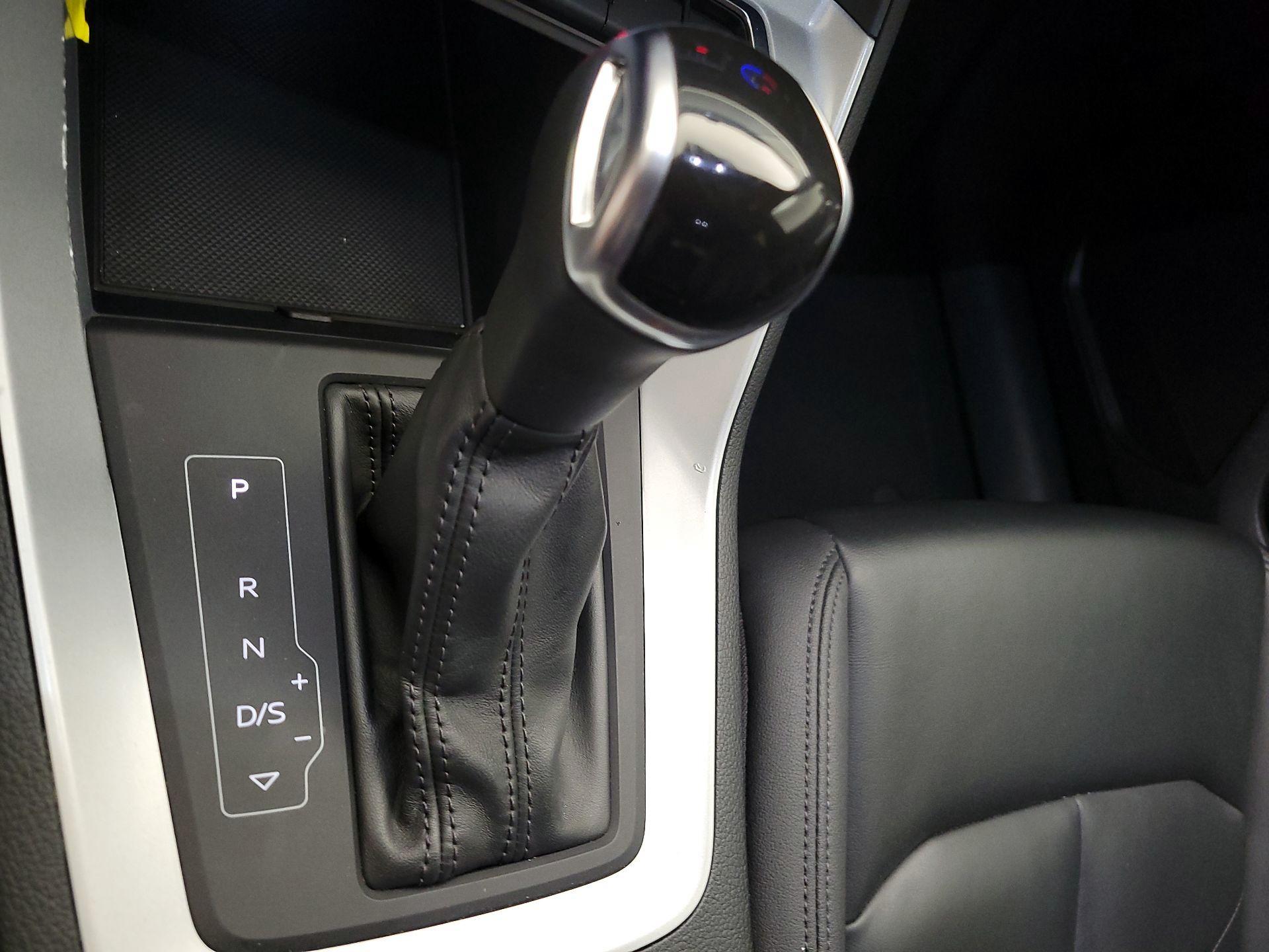 Thumbnail: 2021 Audi Q3 - 17