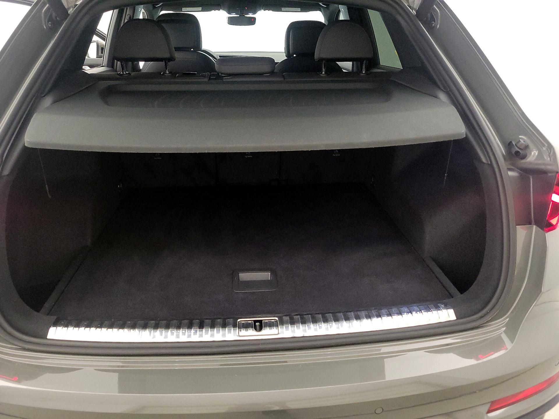 Thumbnail: 2021 Audi Q3 - 20