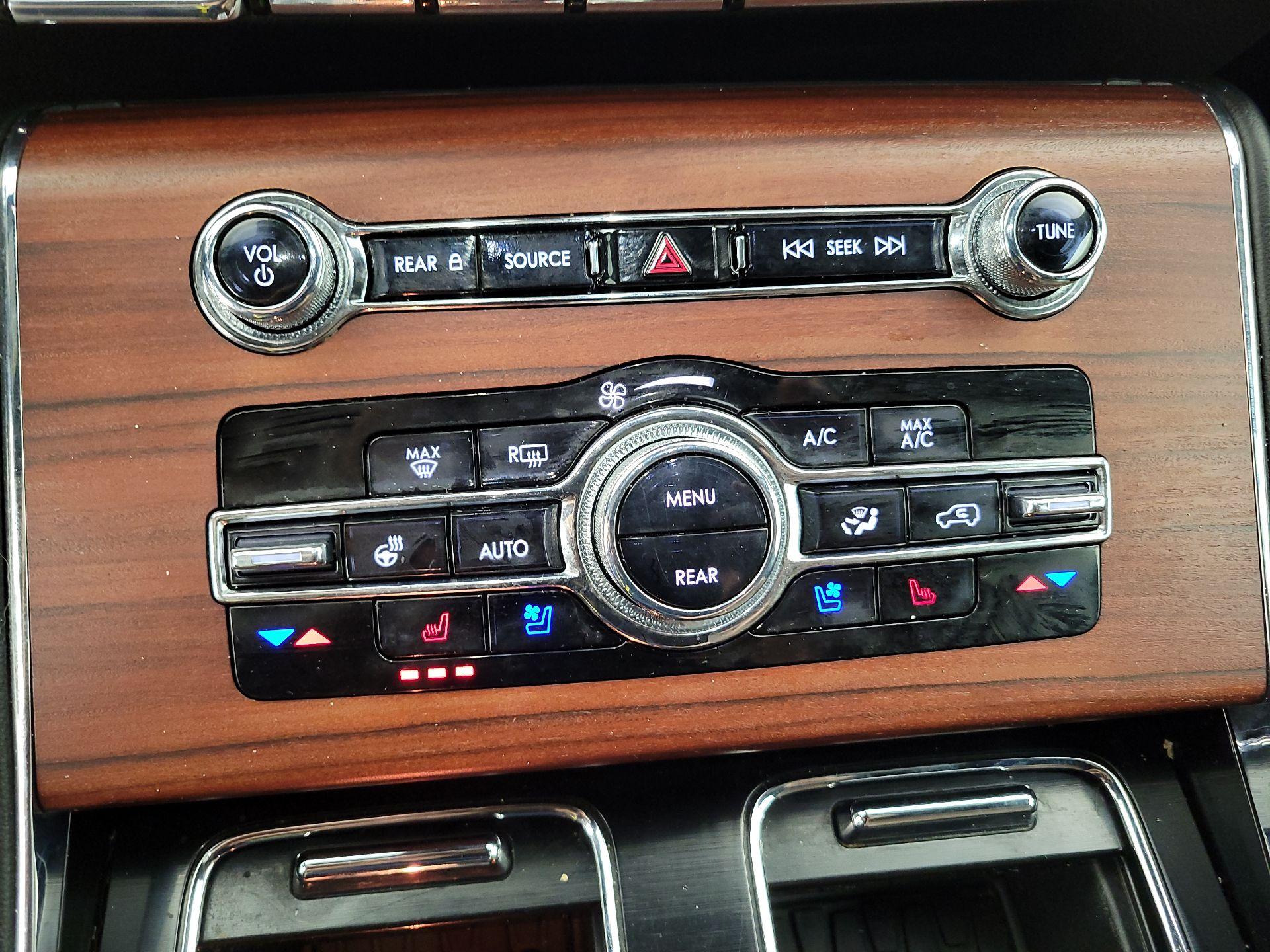 Thumbnail: 2021 Lincoln Aviator - 16