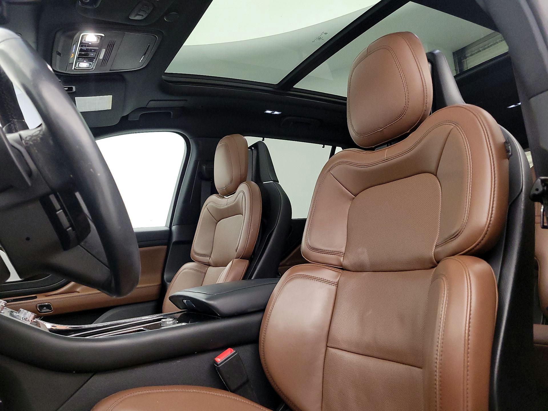 Thumbnail: 2021 Lincoln Aviator - 19