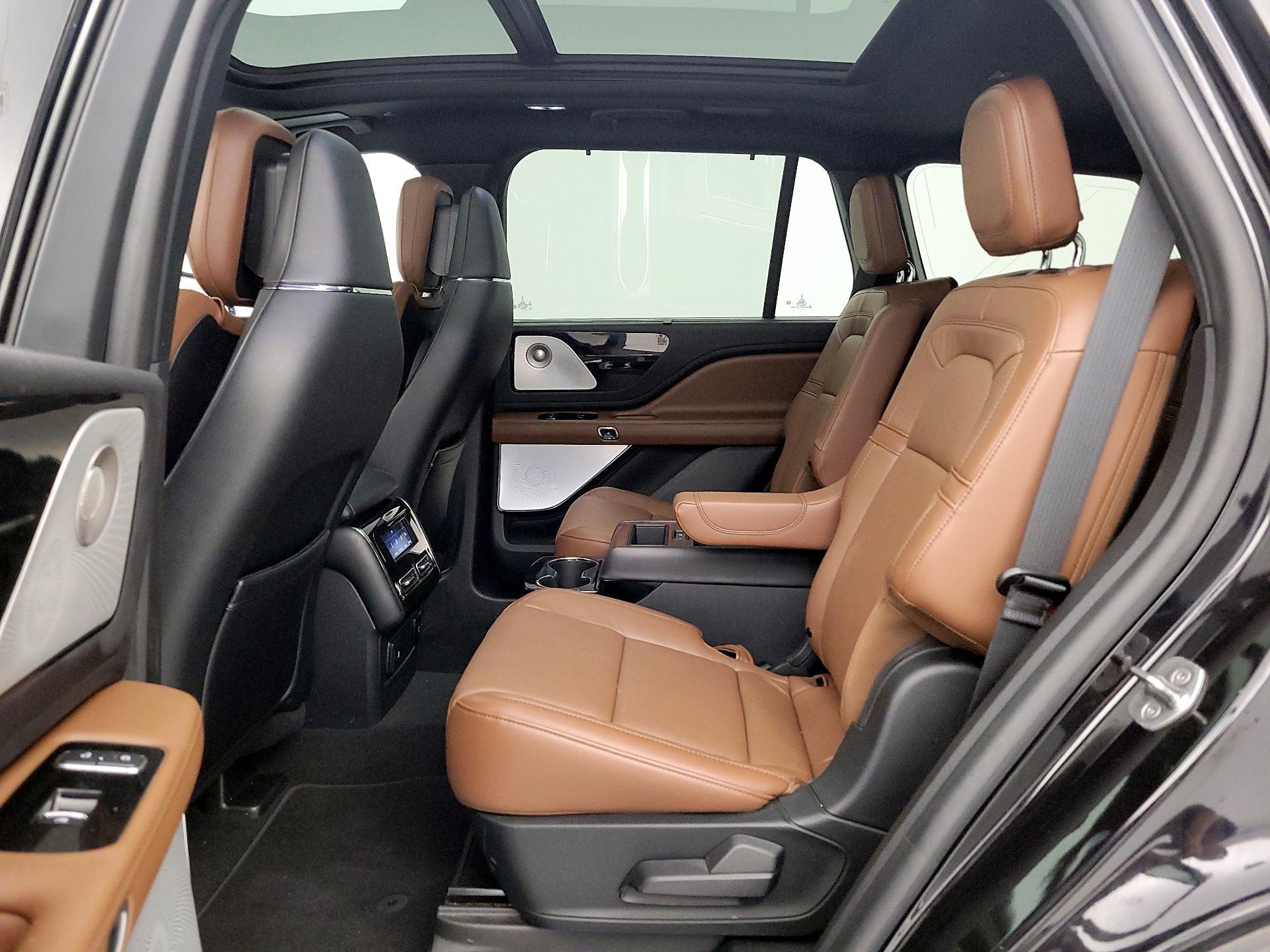 Thumbnail: 2021 Lincoln Aviator - 20