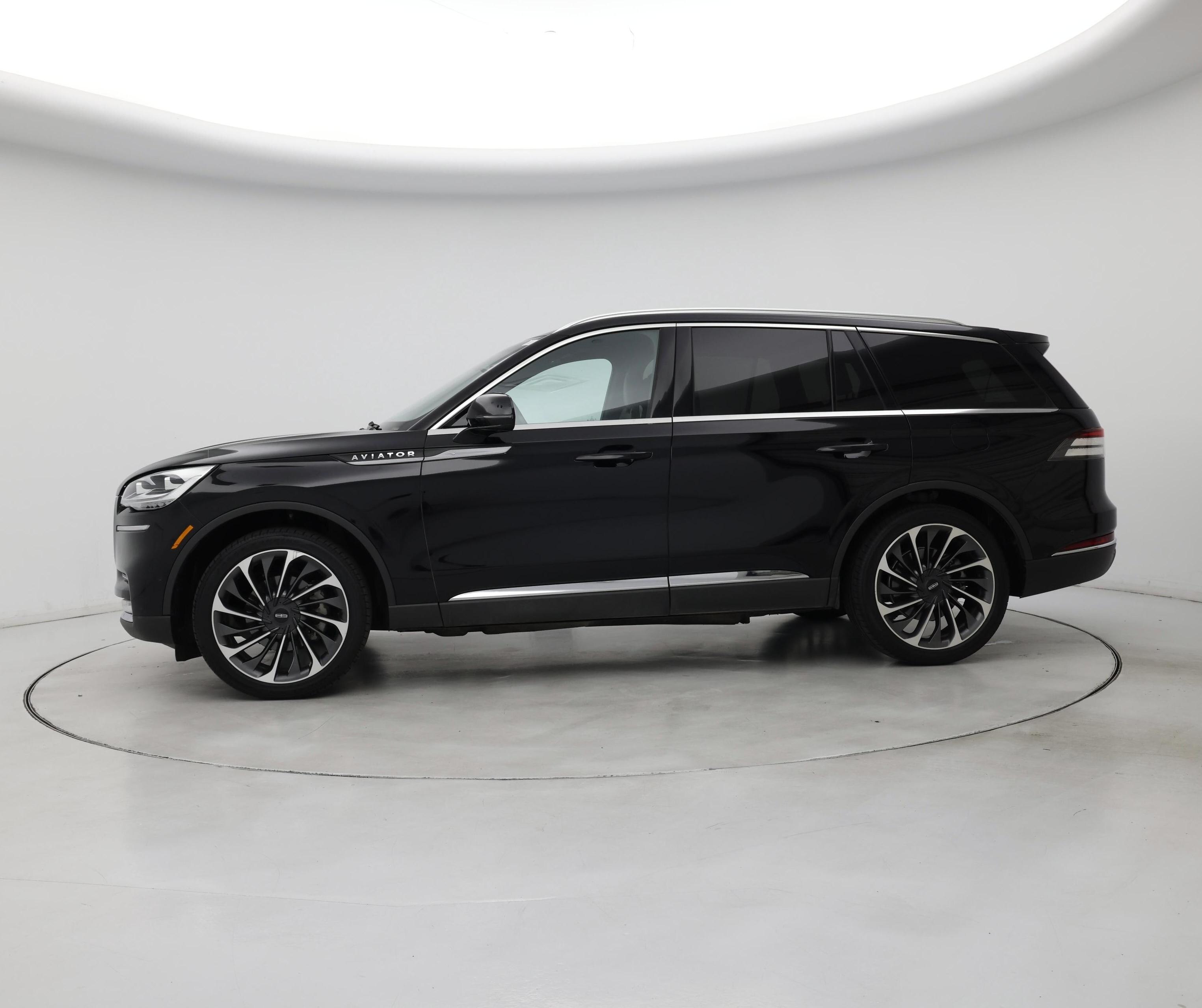 Thumbnail: 2021 Lincoln Aviator - 3