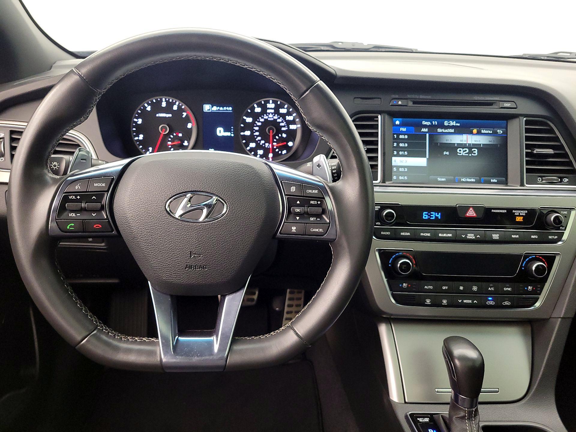 Thumbnail: 2015 Hyundai Sonata - 10
