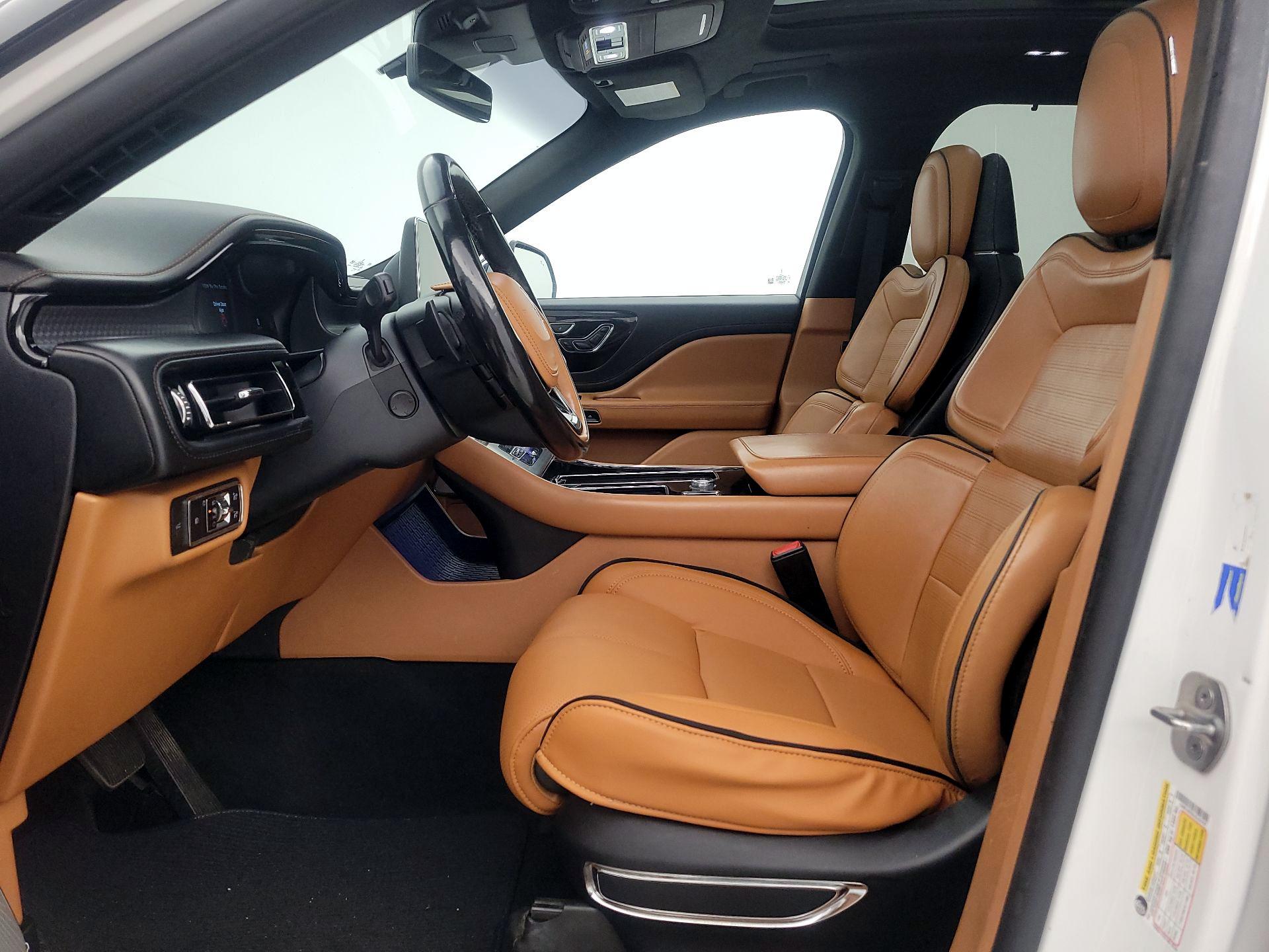 Thumbnail: 2020 Lincoln Aviator - 11