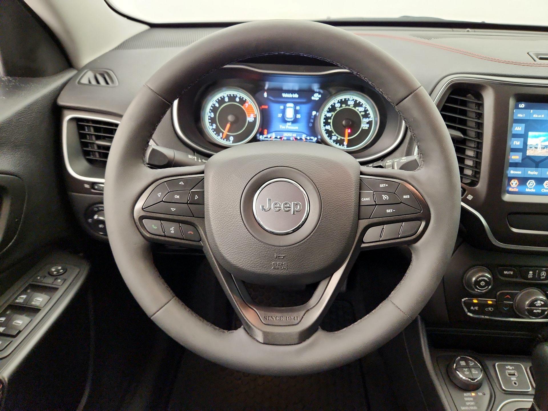 Thumbnail: 2022 Jeep Cherokee - 10