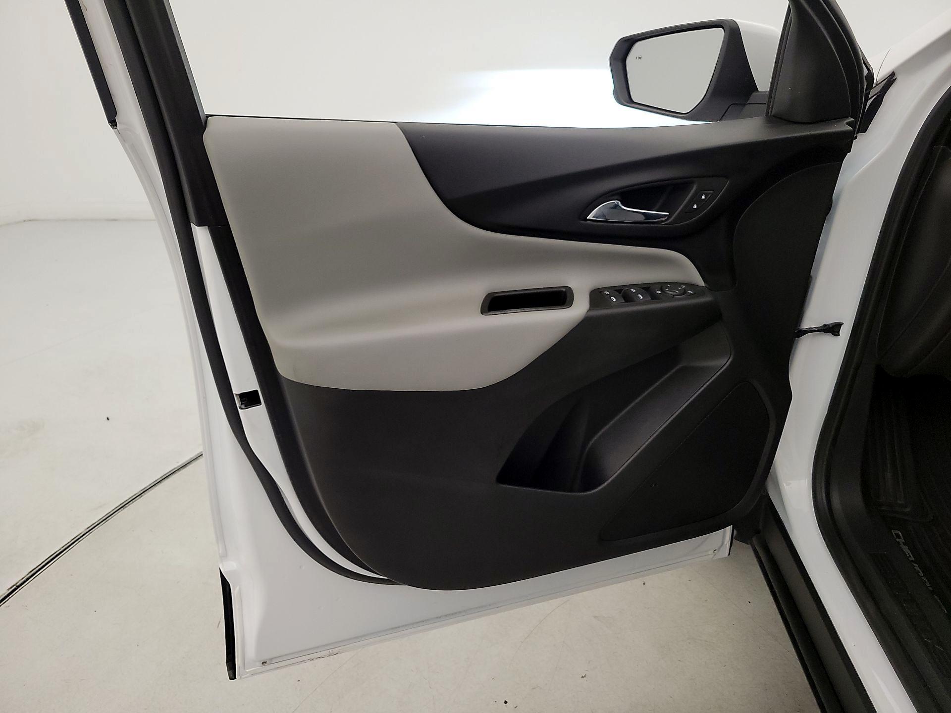 Thumbnail: 2022 Chevrolet Equinox - 12