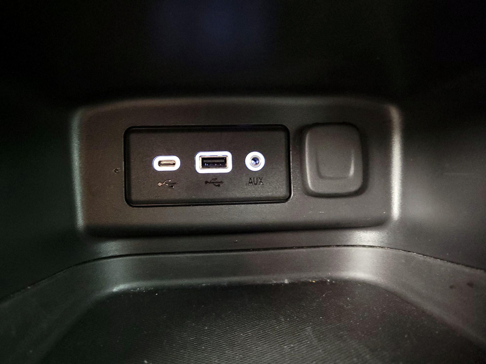 Thumbnail: 2021 Chevrolet Equinox - 18