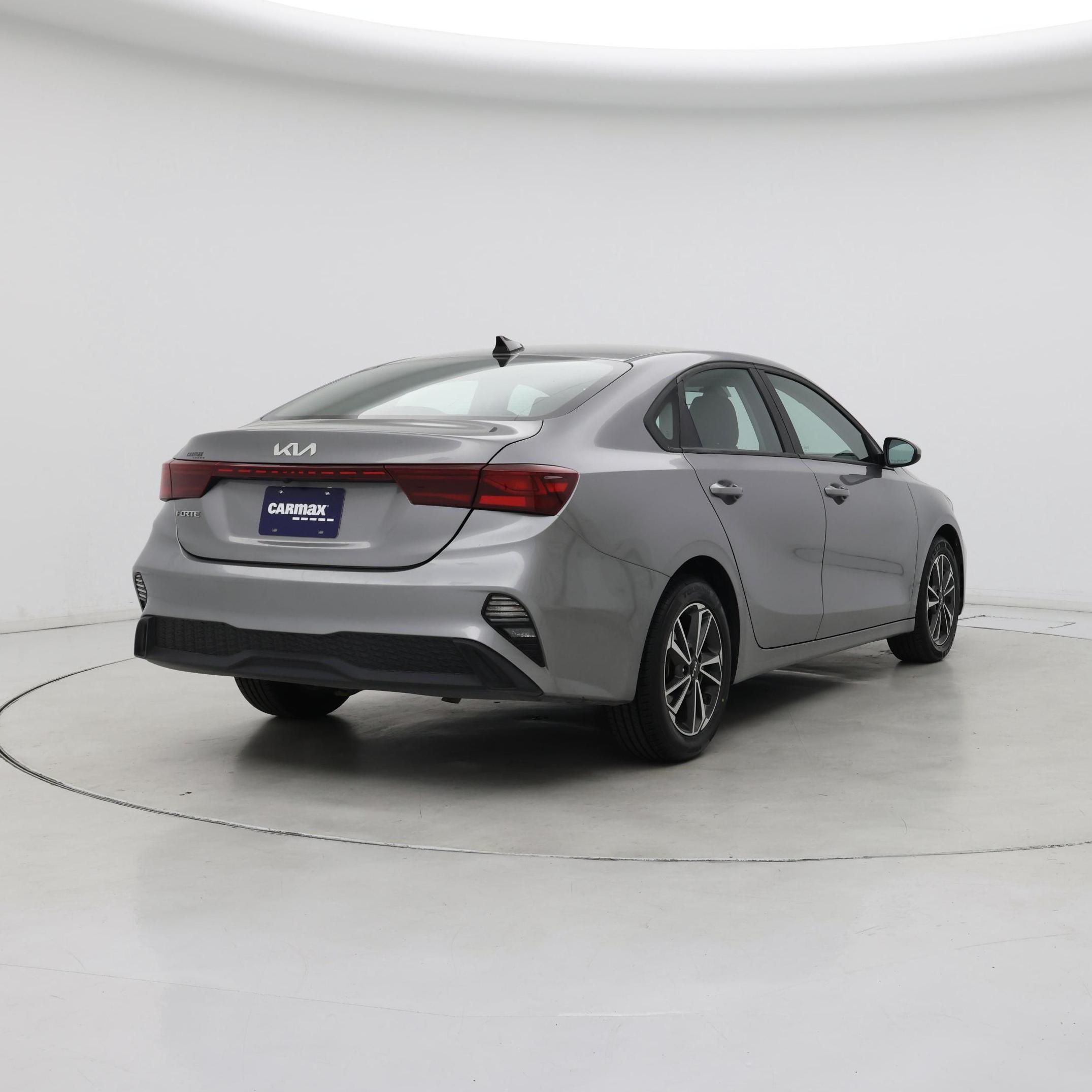 Thumbnail: 2023 Kia Forte - 8