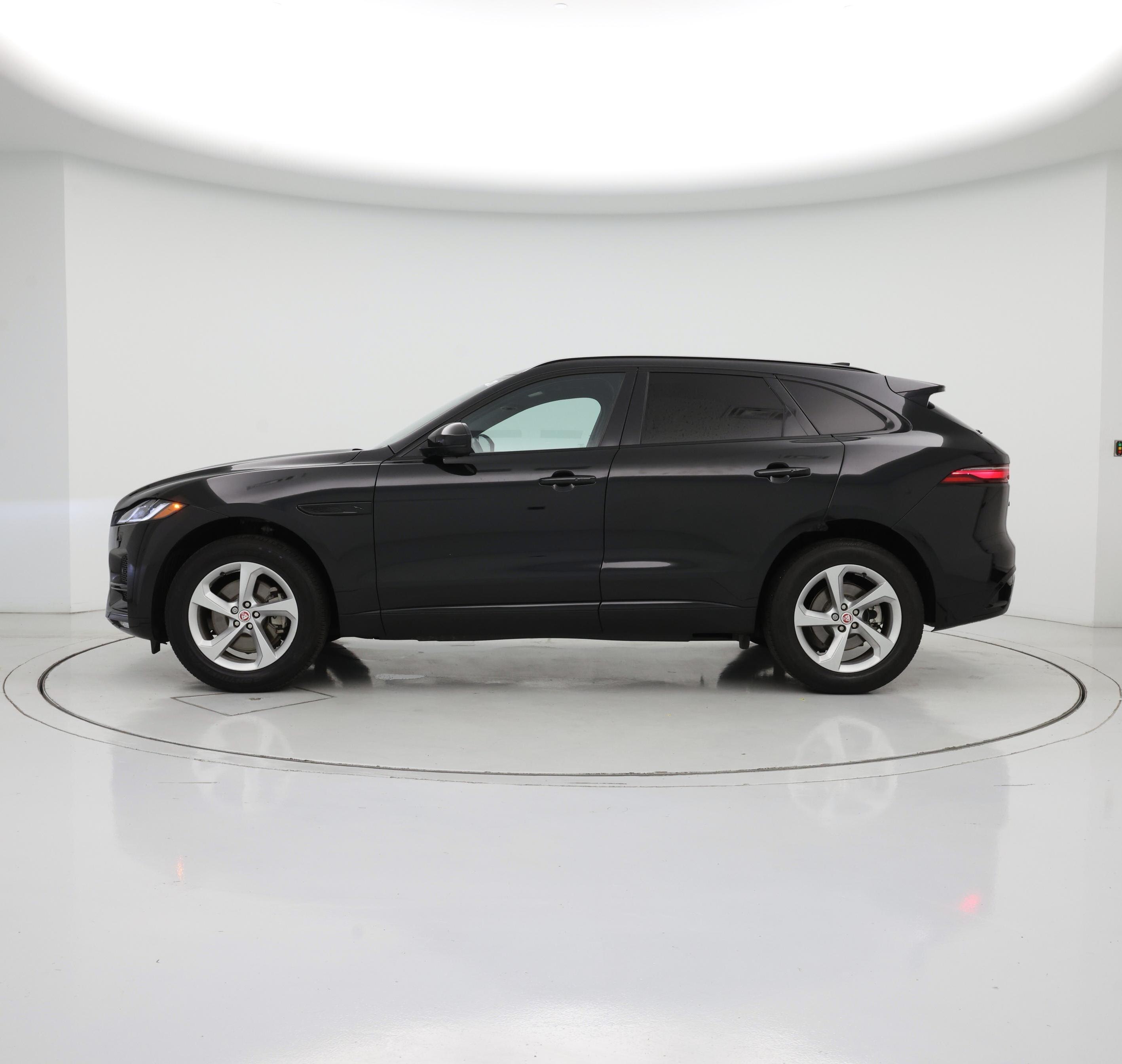Thumbnail: 2023 Jaguar F-Pace - 3
