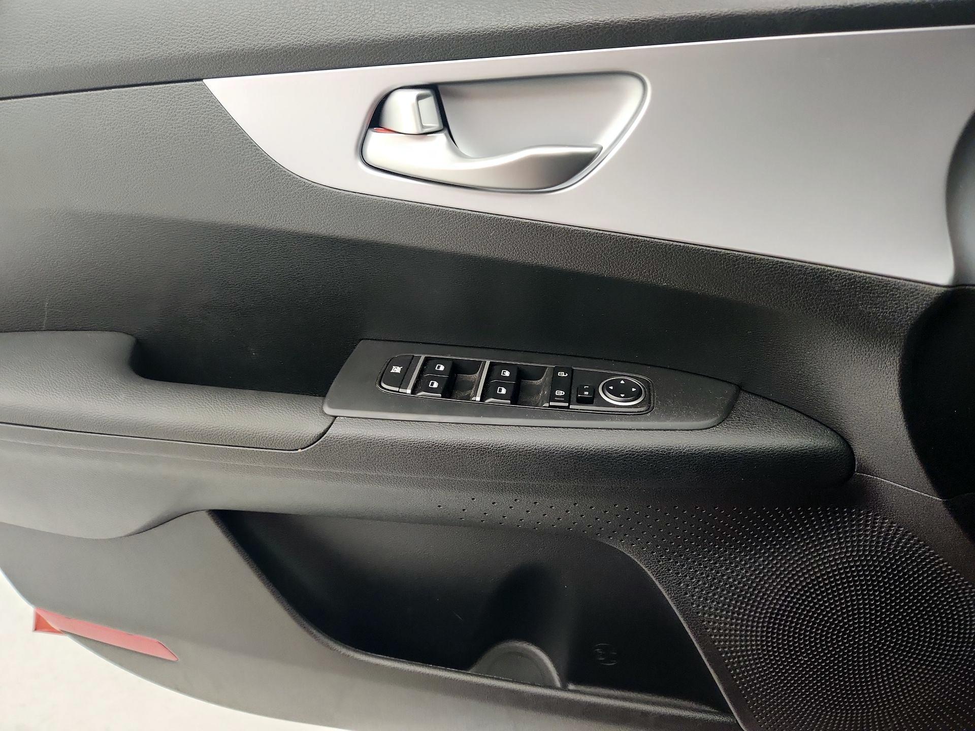 Thumbnail: 2023 Kia Forte - 12