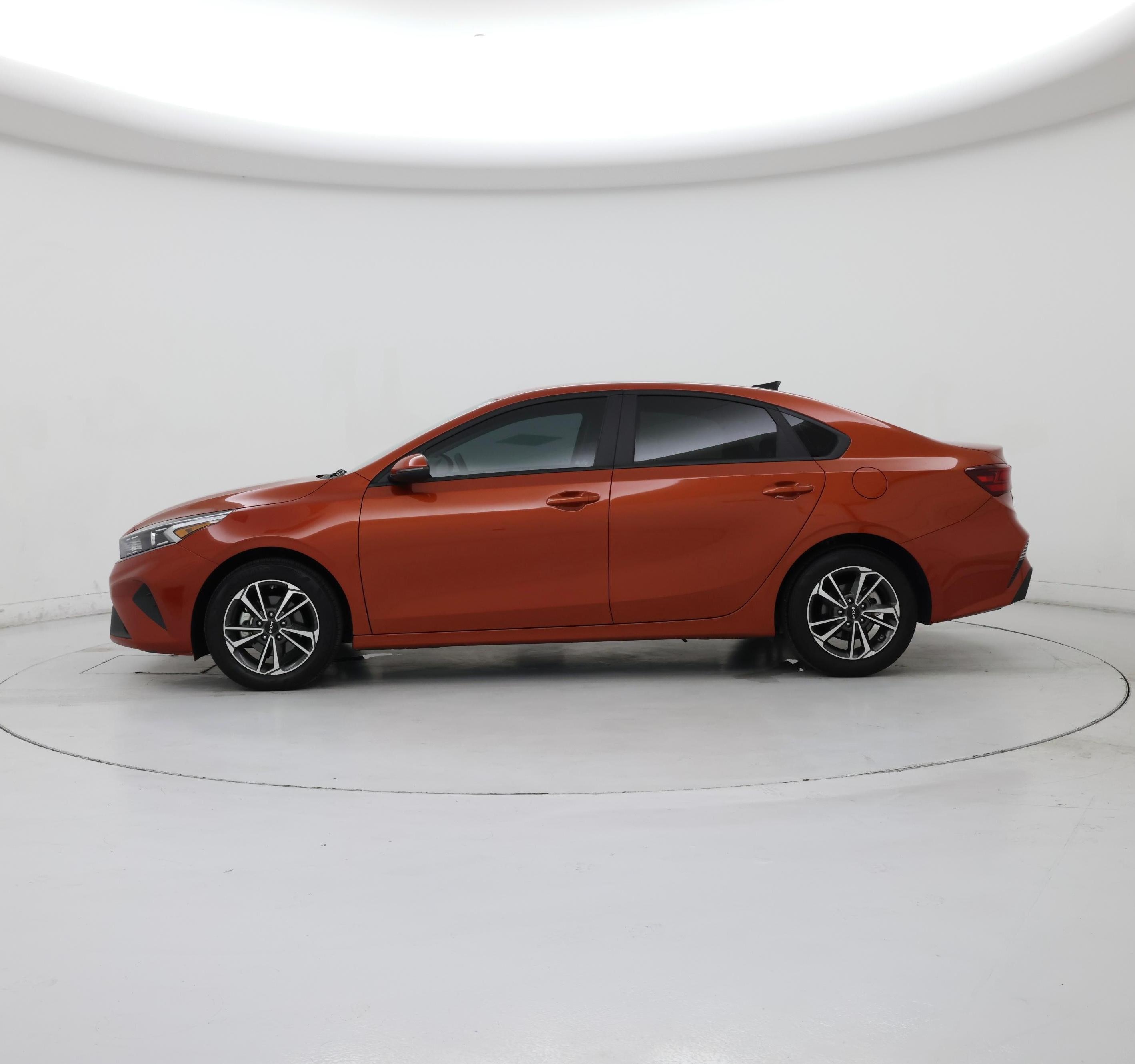 Thumbnail: 2023 Kia Forte - 3