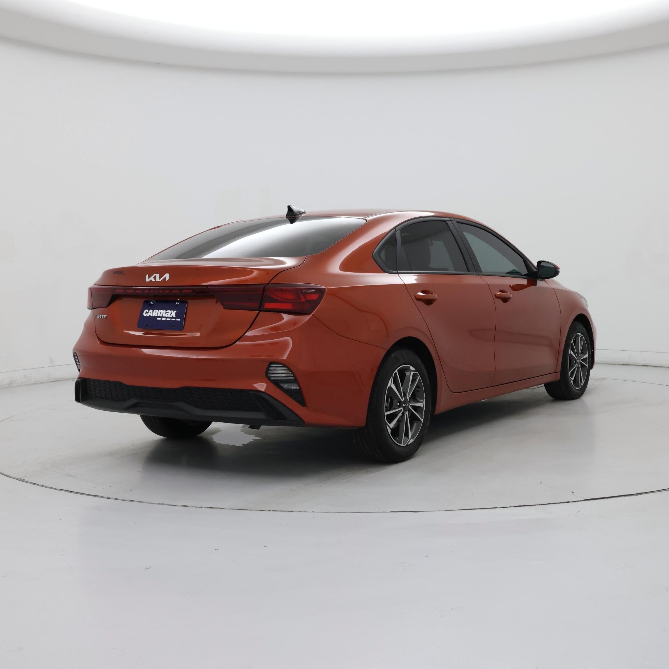 Thumbnail: 2023 Kia Forte - 8