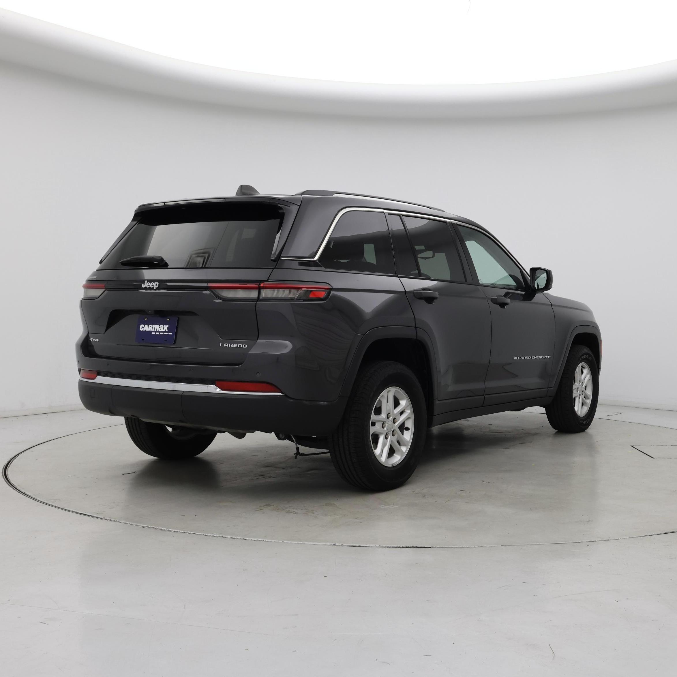 Thumbnail: 2023 Jeep Grand Cherokee - 8