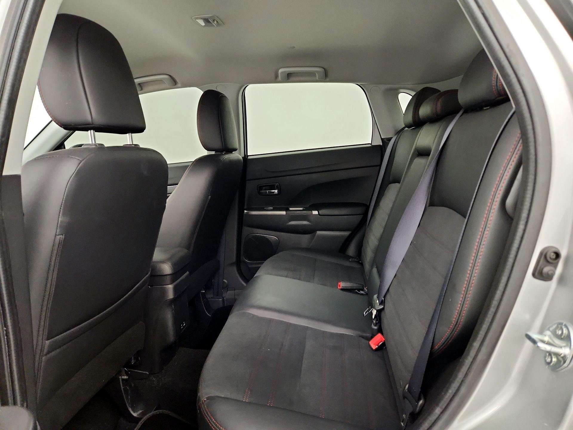 Thumbnail: 2023 Mitsubishi Outlander Sport - 19