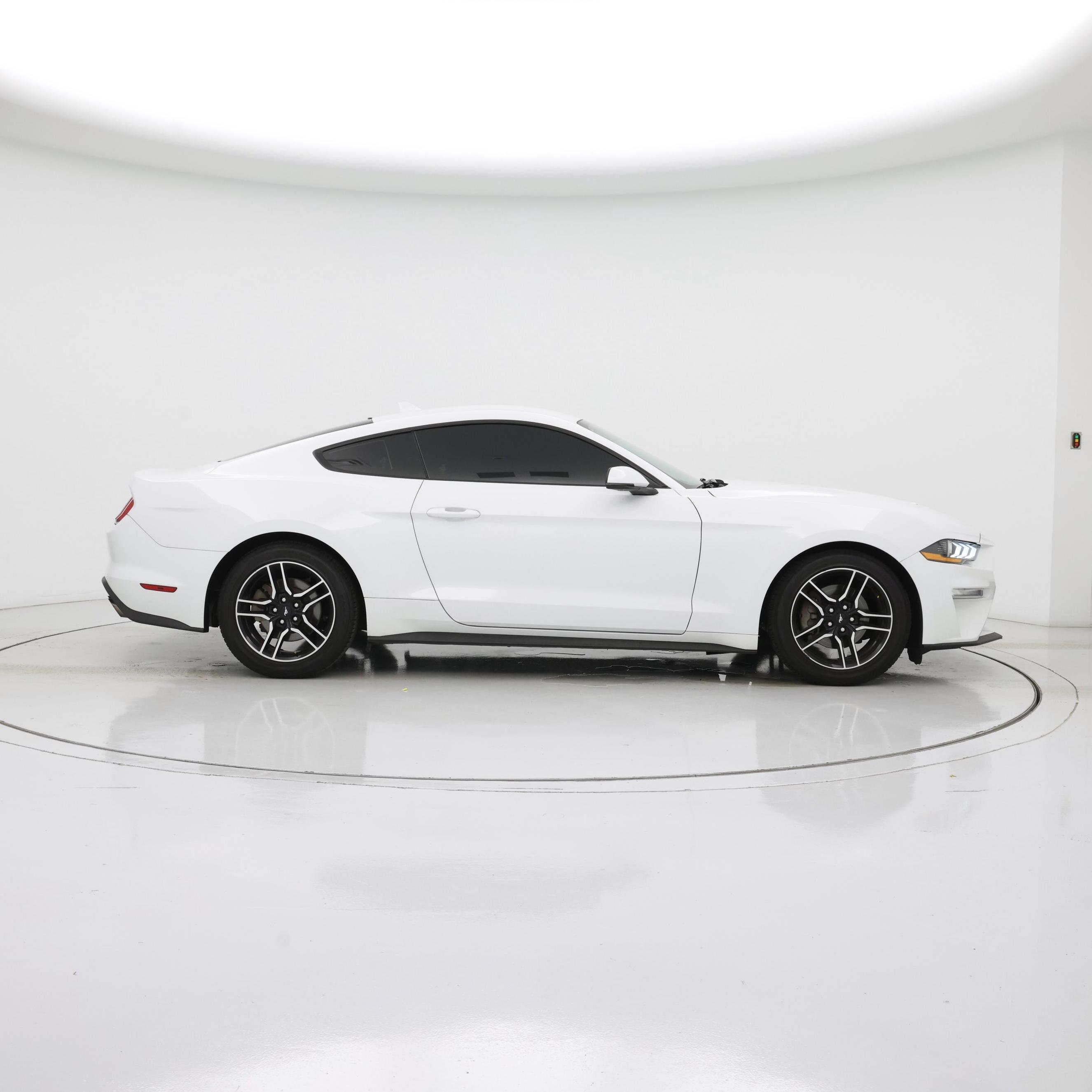 Thumbnail: 2022 Ford Mustang - 7
