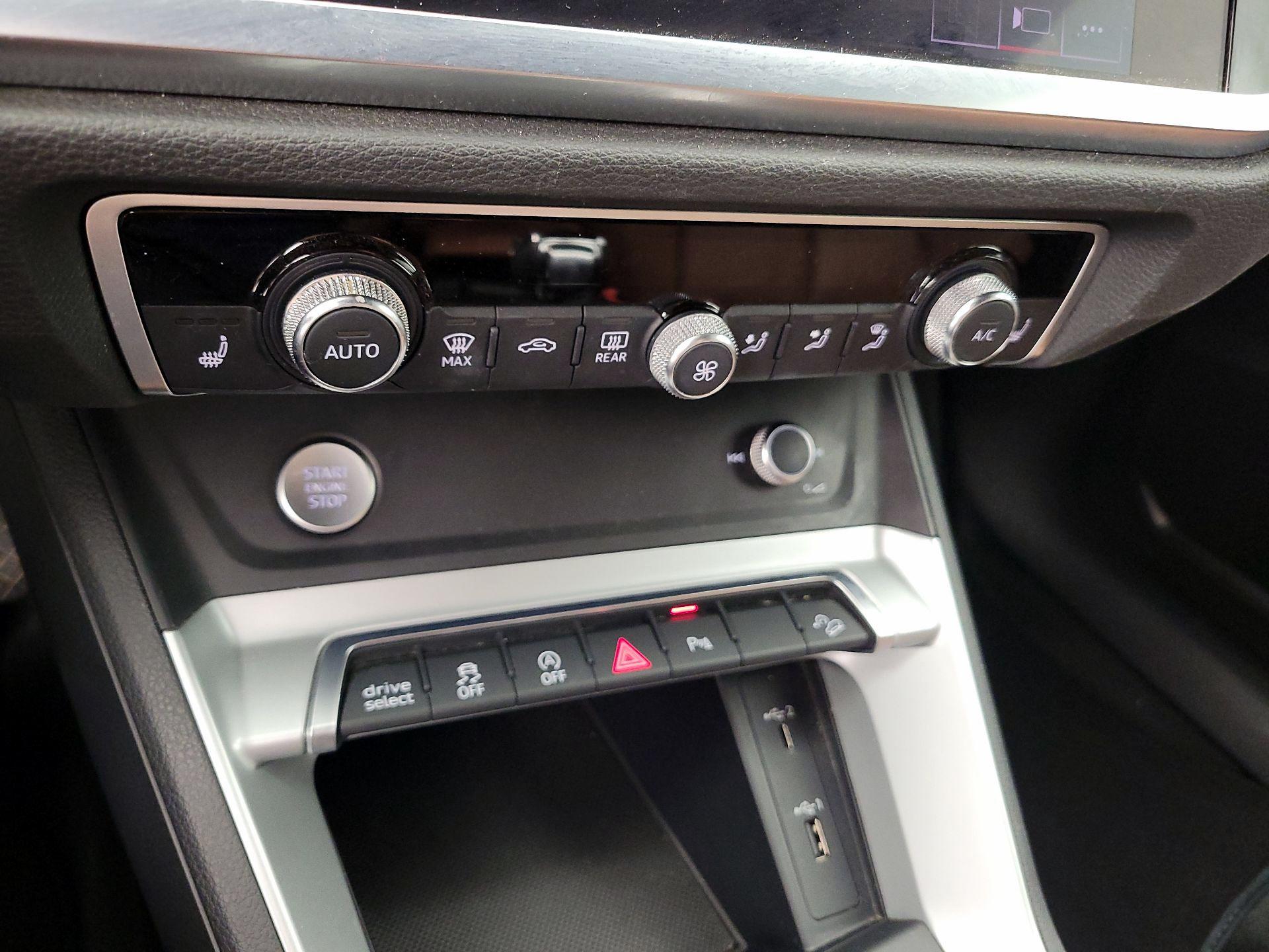 Thumbnail: 2020 Audi Q3 - 16