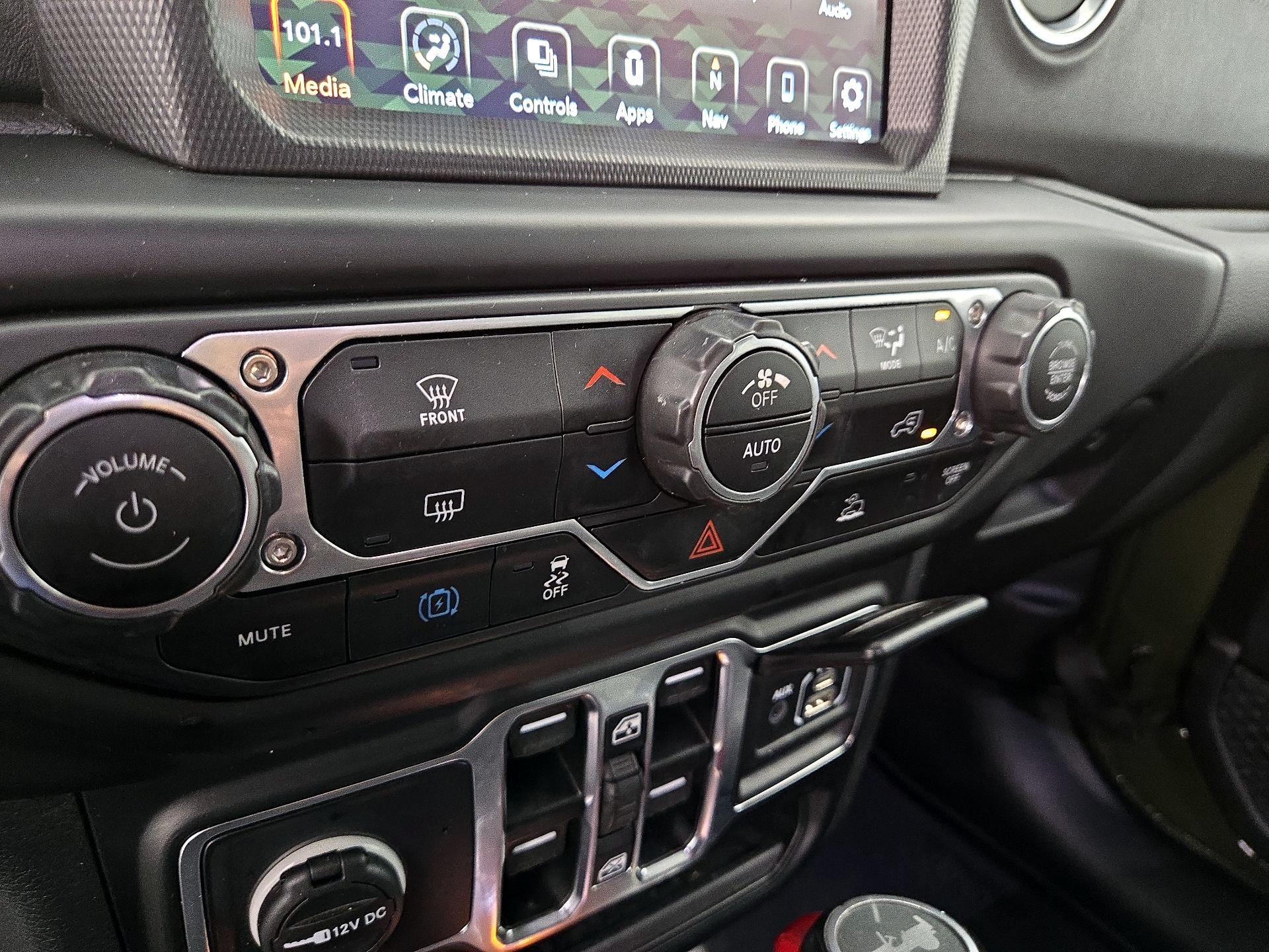 Thumbnail: 2023 Jeep Wrangler - 17