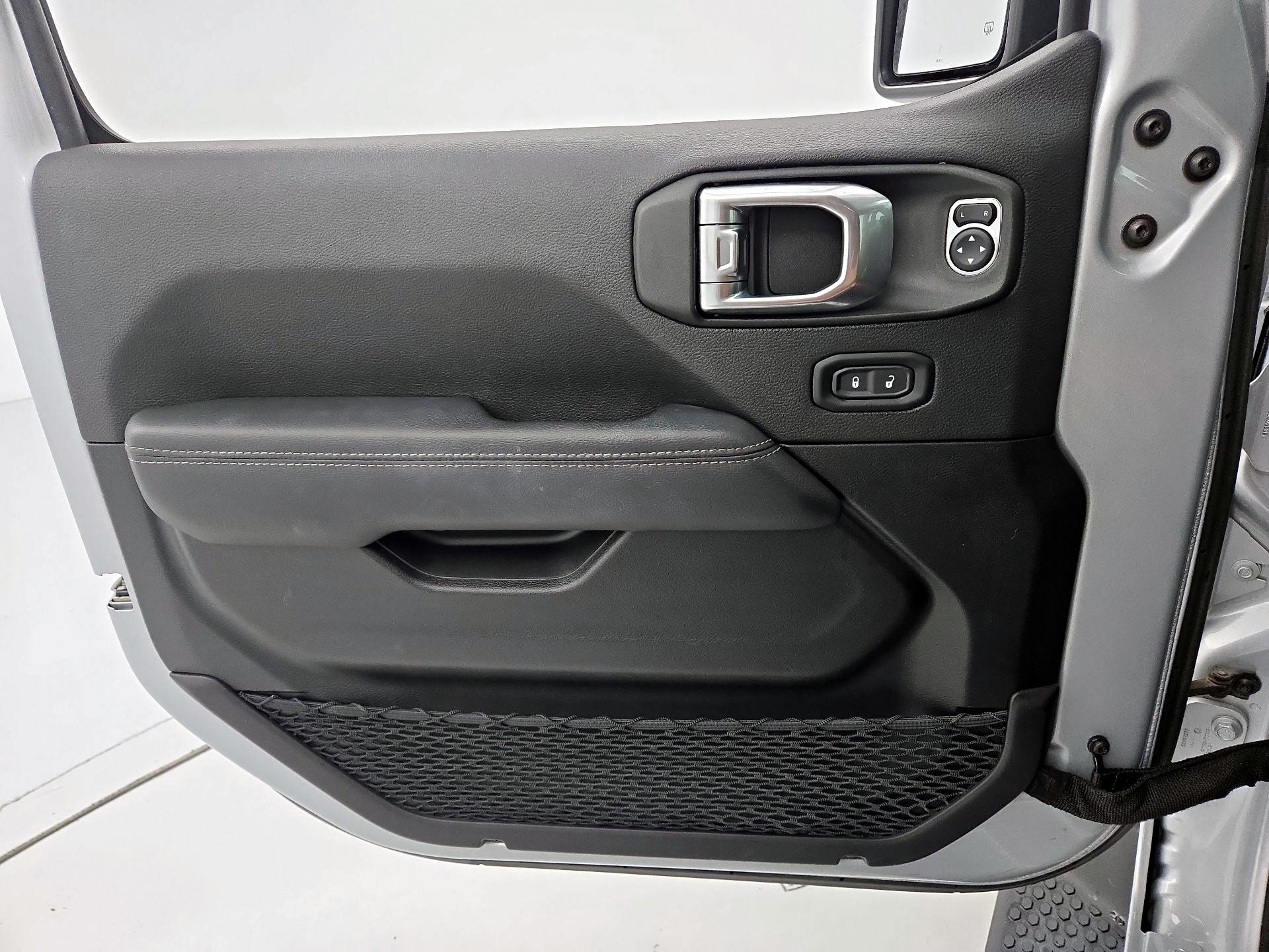 Thumbnail: 2022 Jeep Wrangler - 12