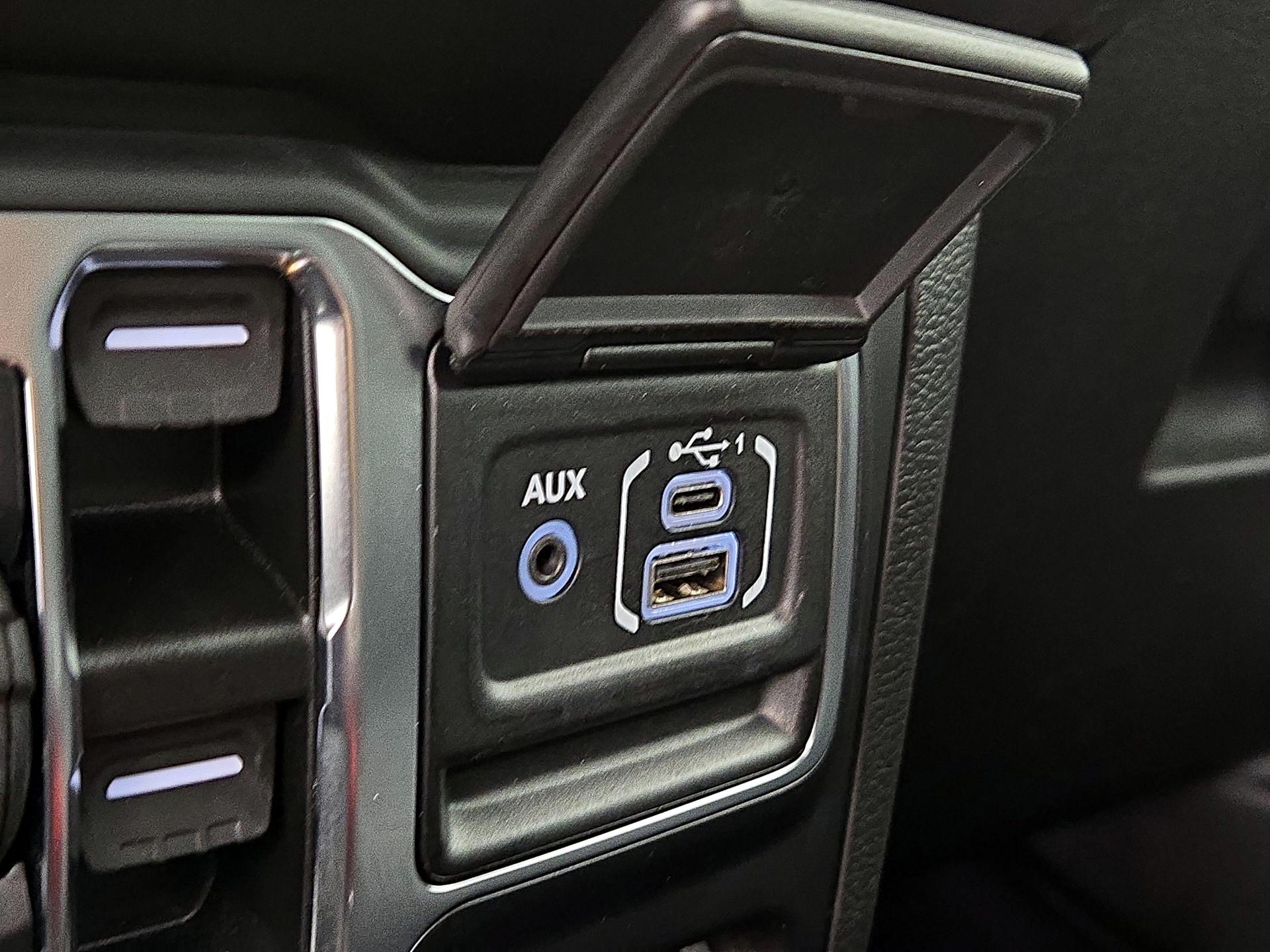Thumbnail: 2022 Jeep Wrangler - 19