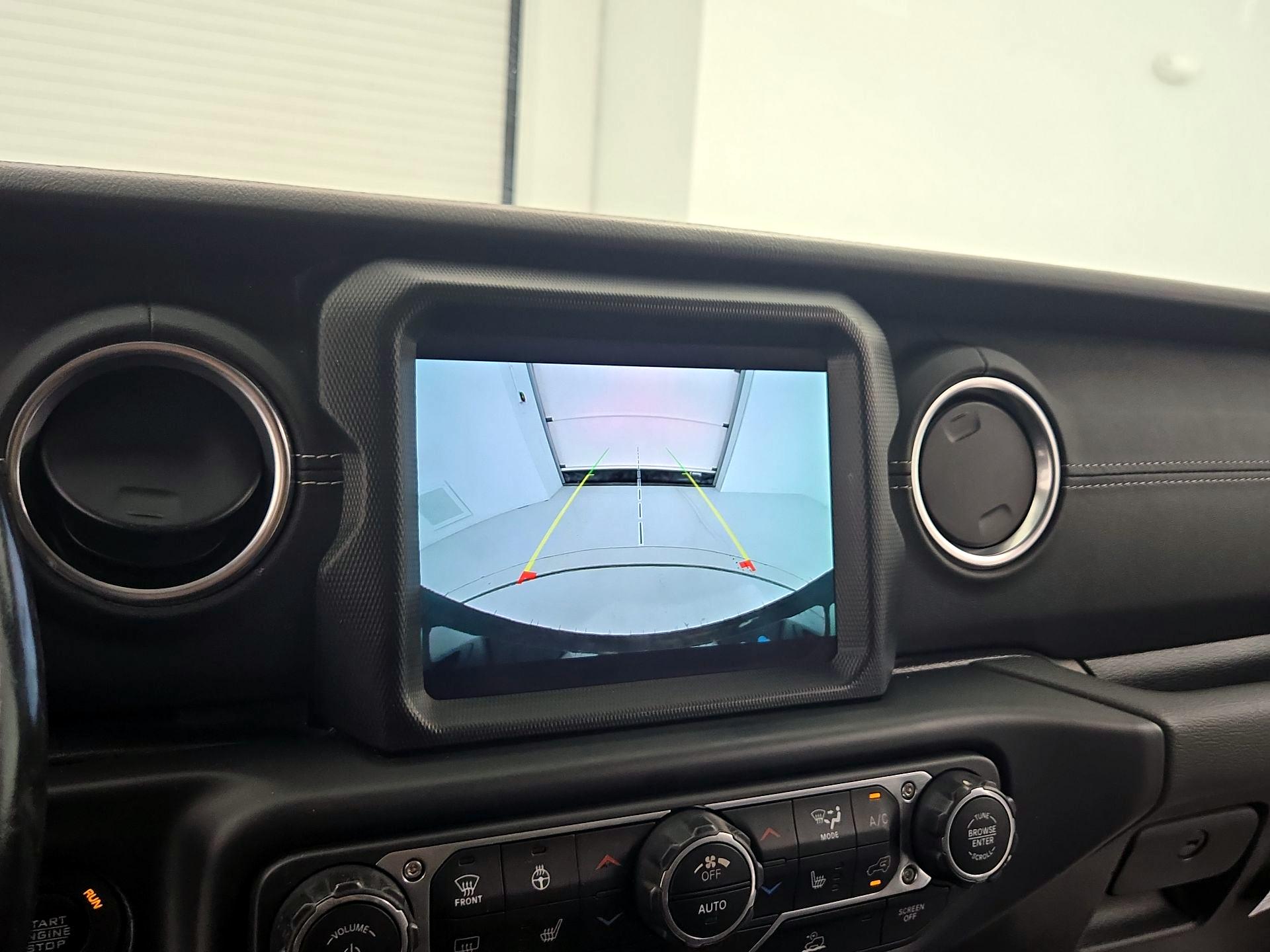 Thumbnail: 2022 Jeep Wrangler - 15
