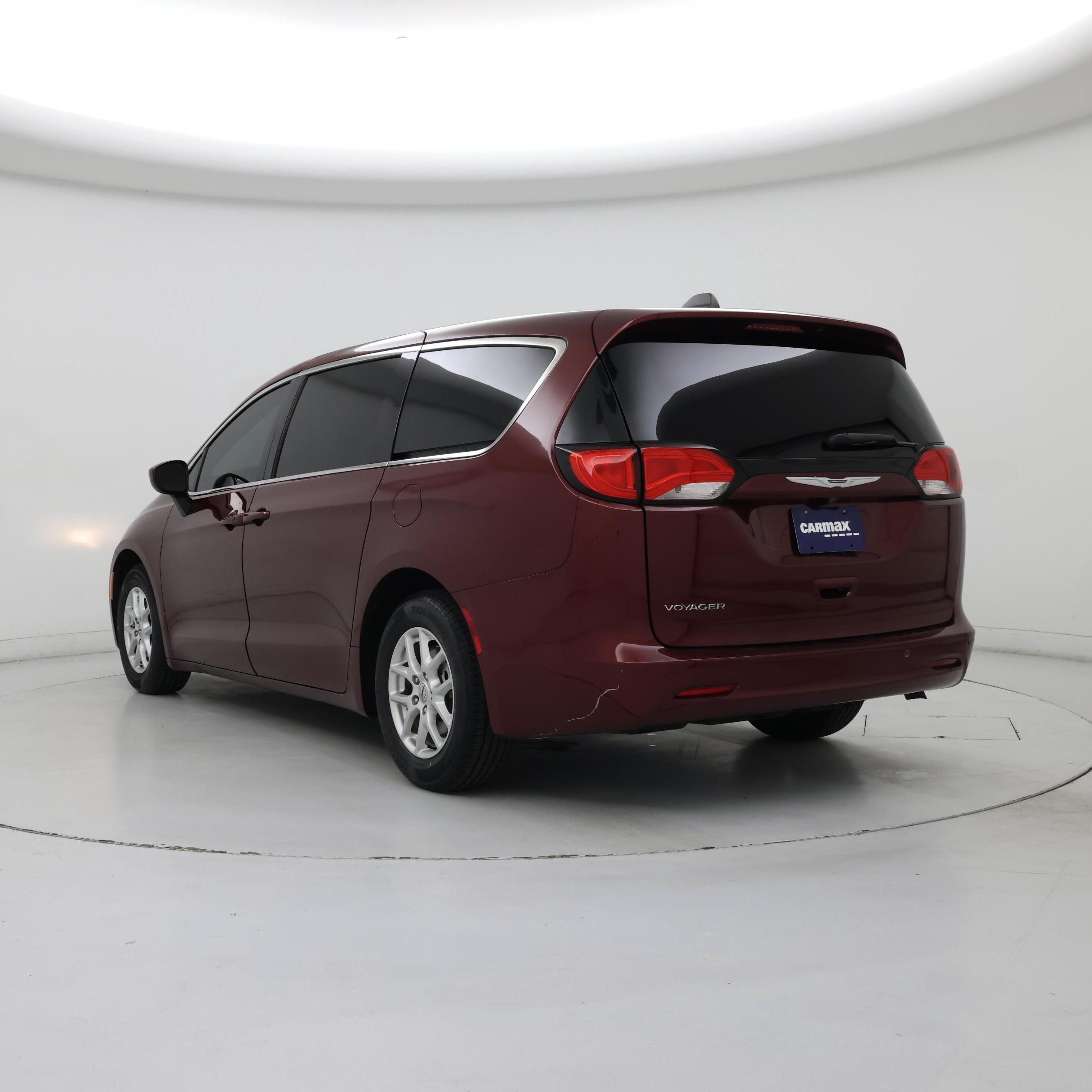 Thumbnail: 2021 Chrysler Voyager - 2