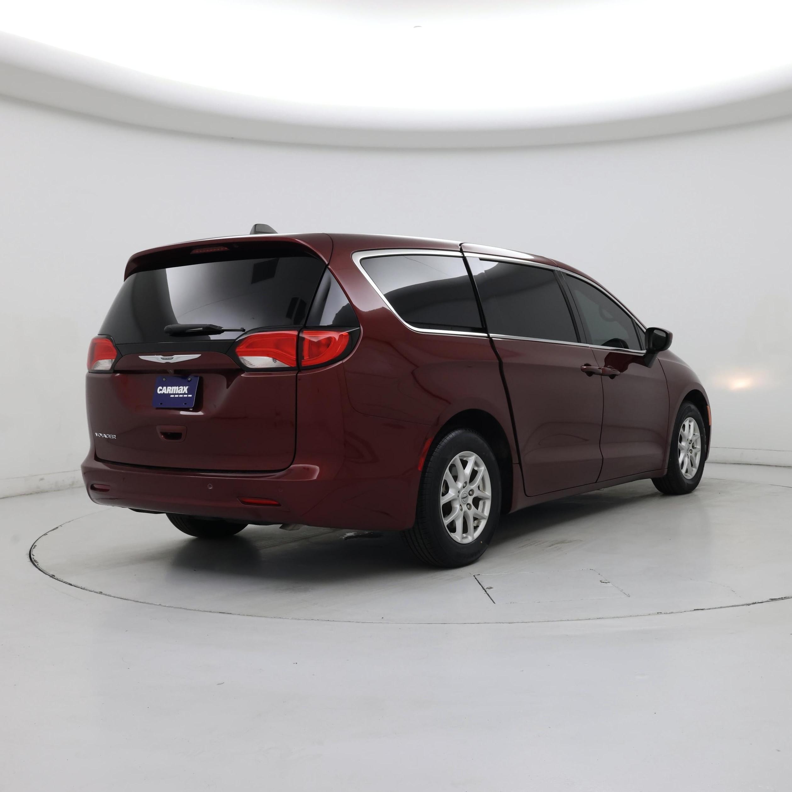 Thumbnail: 2021 Chrysler Voyager - 8