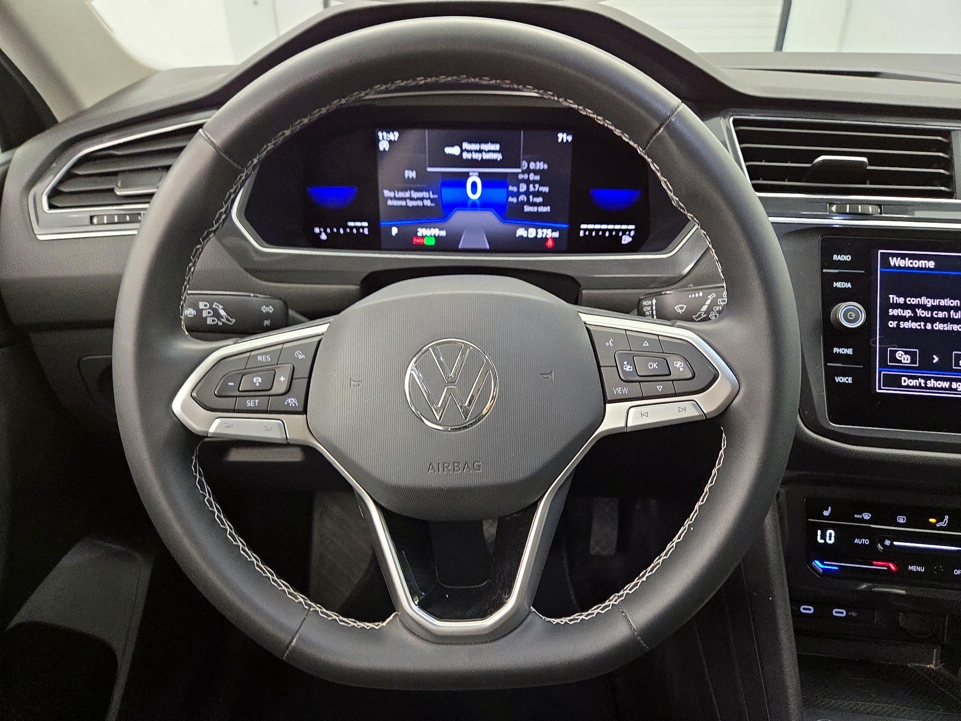 Thumbnail: 2022 Volkswagen Tiguan - 10