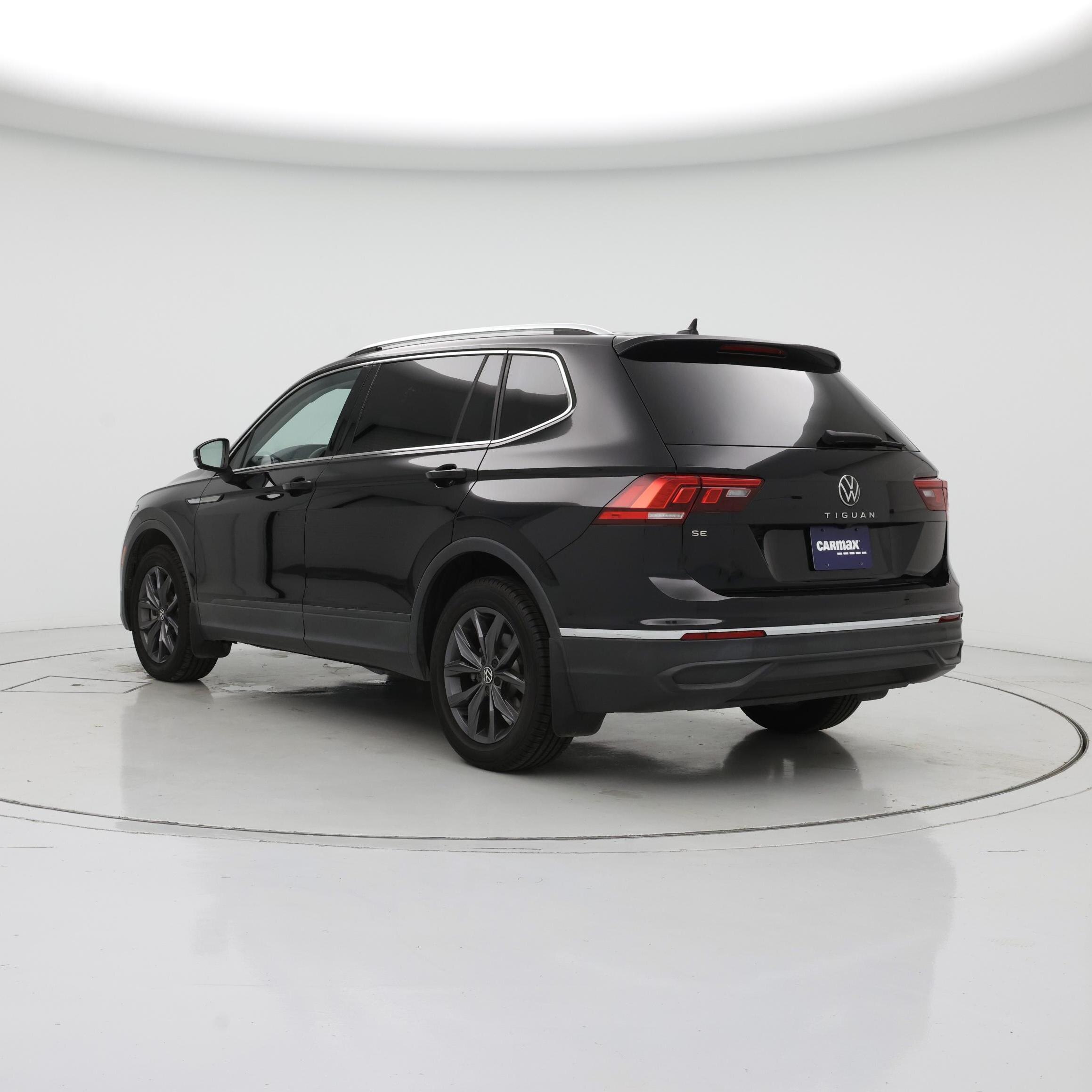 Thumbnail: 2022 Volkswagen Tiguan - 2