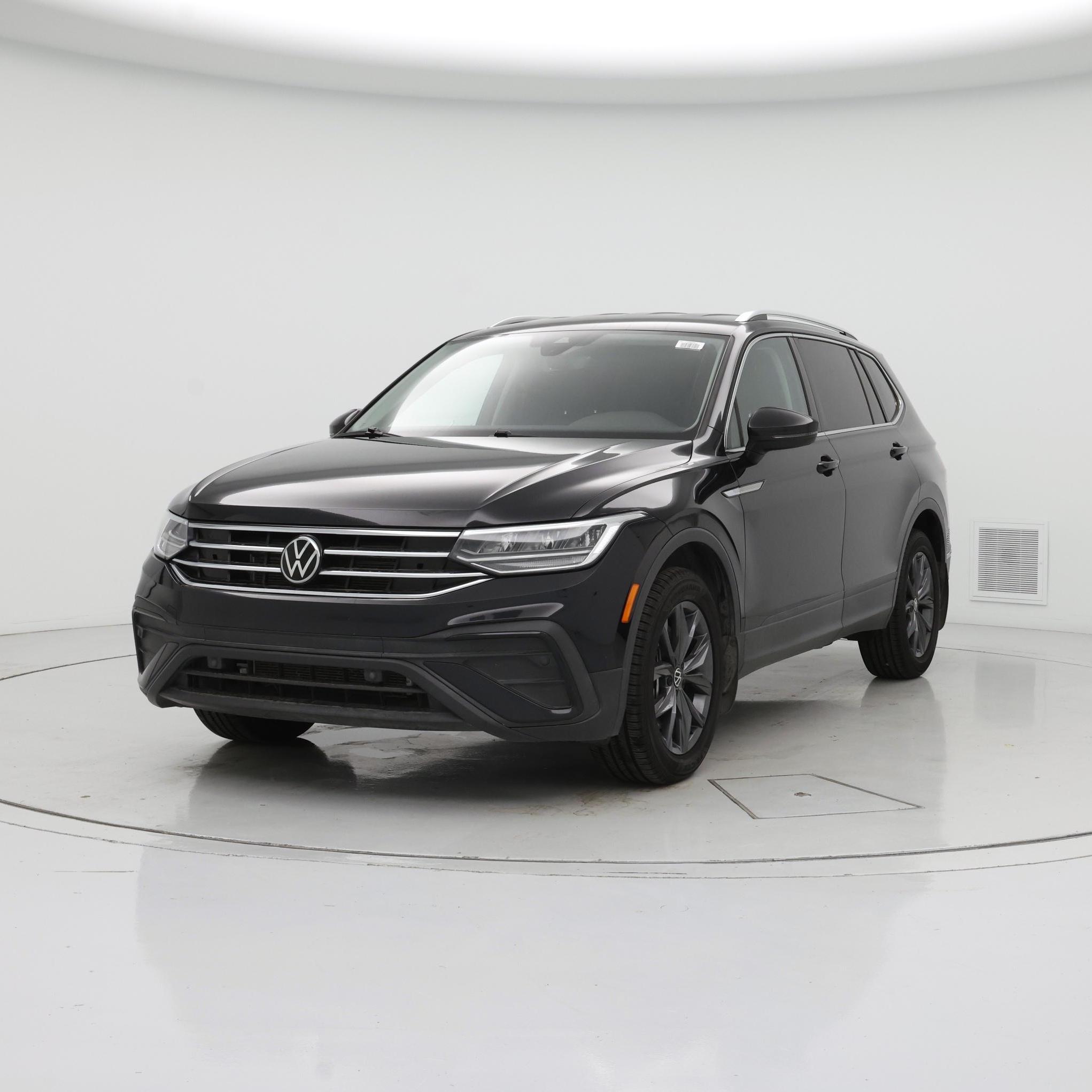 Thumbnail: 2022 Volkswagen Tiguan - 4