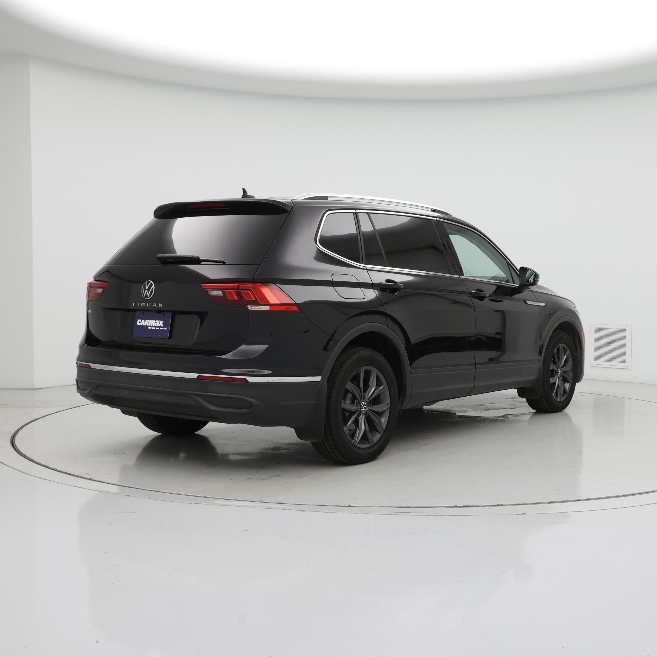 Thumbnail: 2022 Volkswagen Tiguan - 8